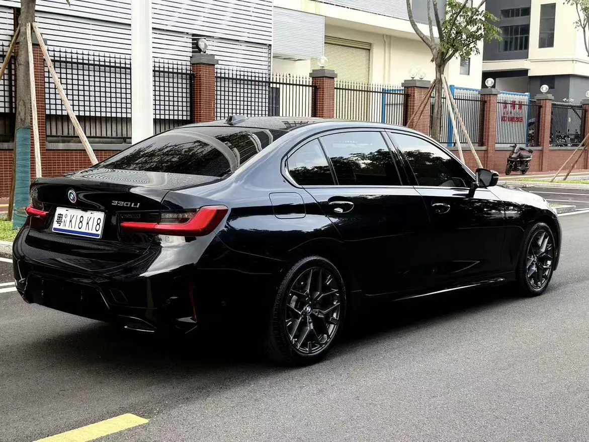 BMW 3 Series 2025 330Li M Sport Shadow Night Package
