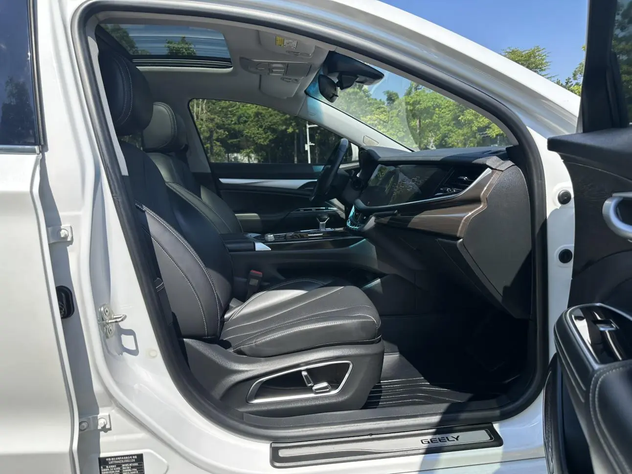 Geely 2021 1.8T Navigator +