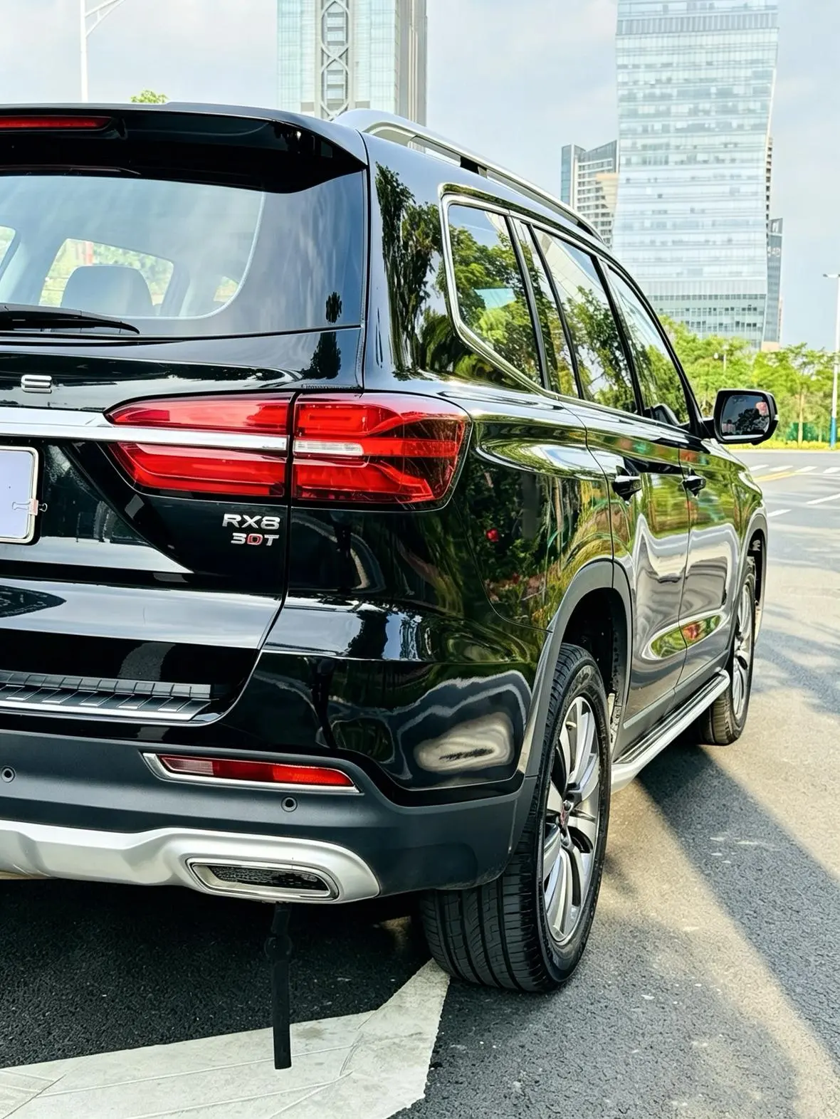 Roewe RX8 2018 30T Smart Connected 2WD Flagship
