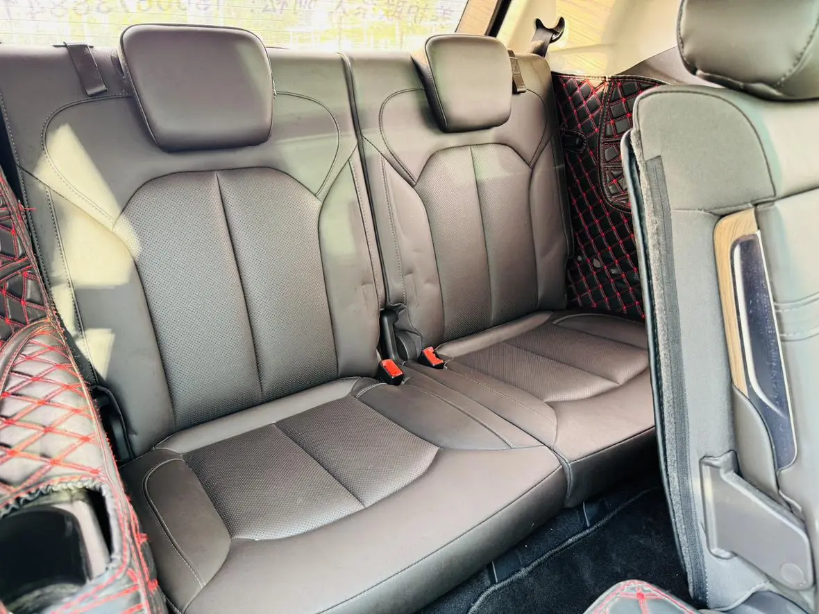 Roewe RX8 2018 30T Smart Connected 2WD Flagship
