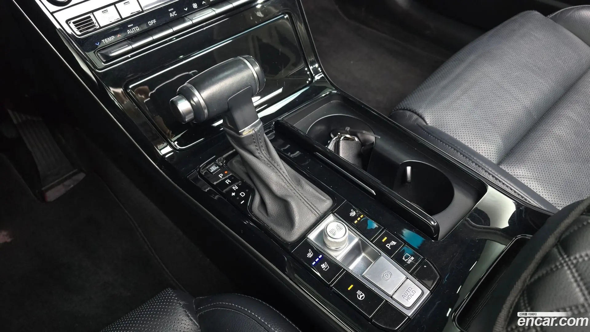 Kia K7 3.0 LPI Trendy(Rented Car)