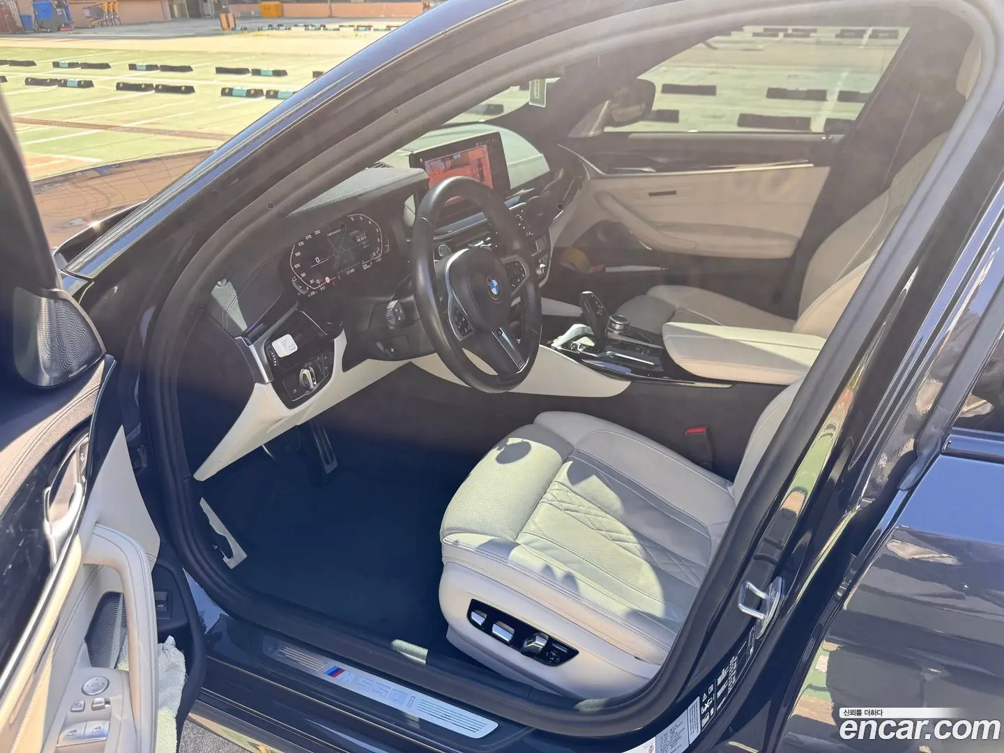 BMW 5-Series M550i xDrive 2022