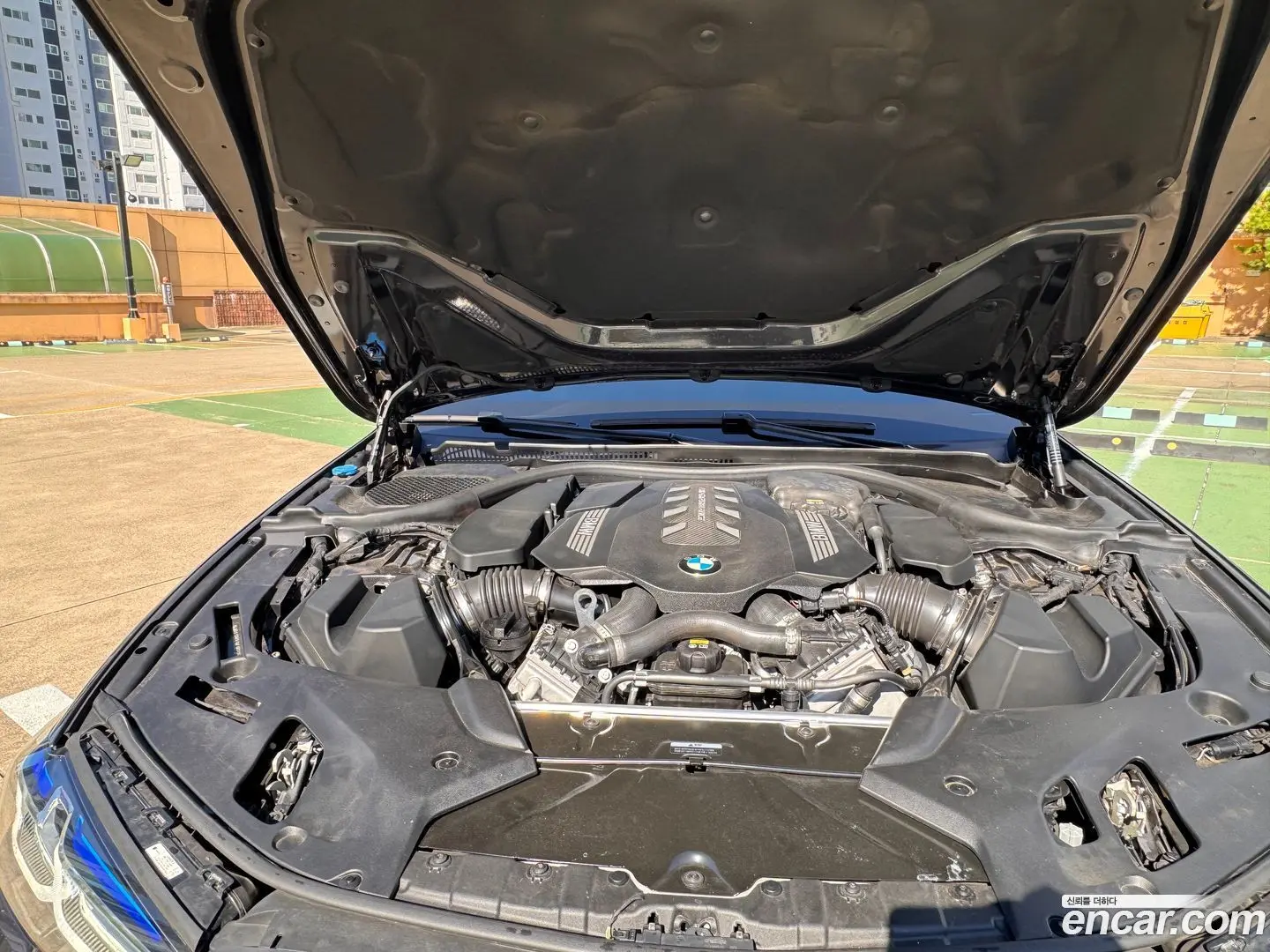 BMW 5-Series M550i xDrive 2022