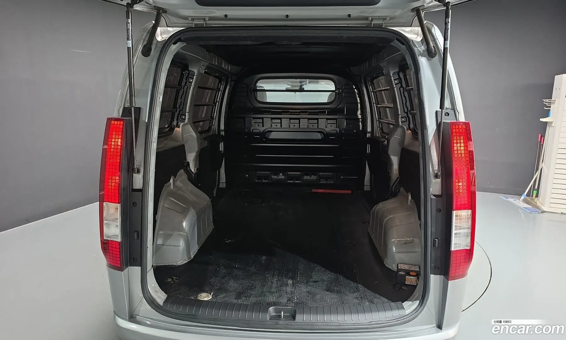 Hyundai Staria Cargo 3-Seater 2022