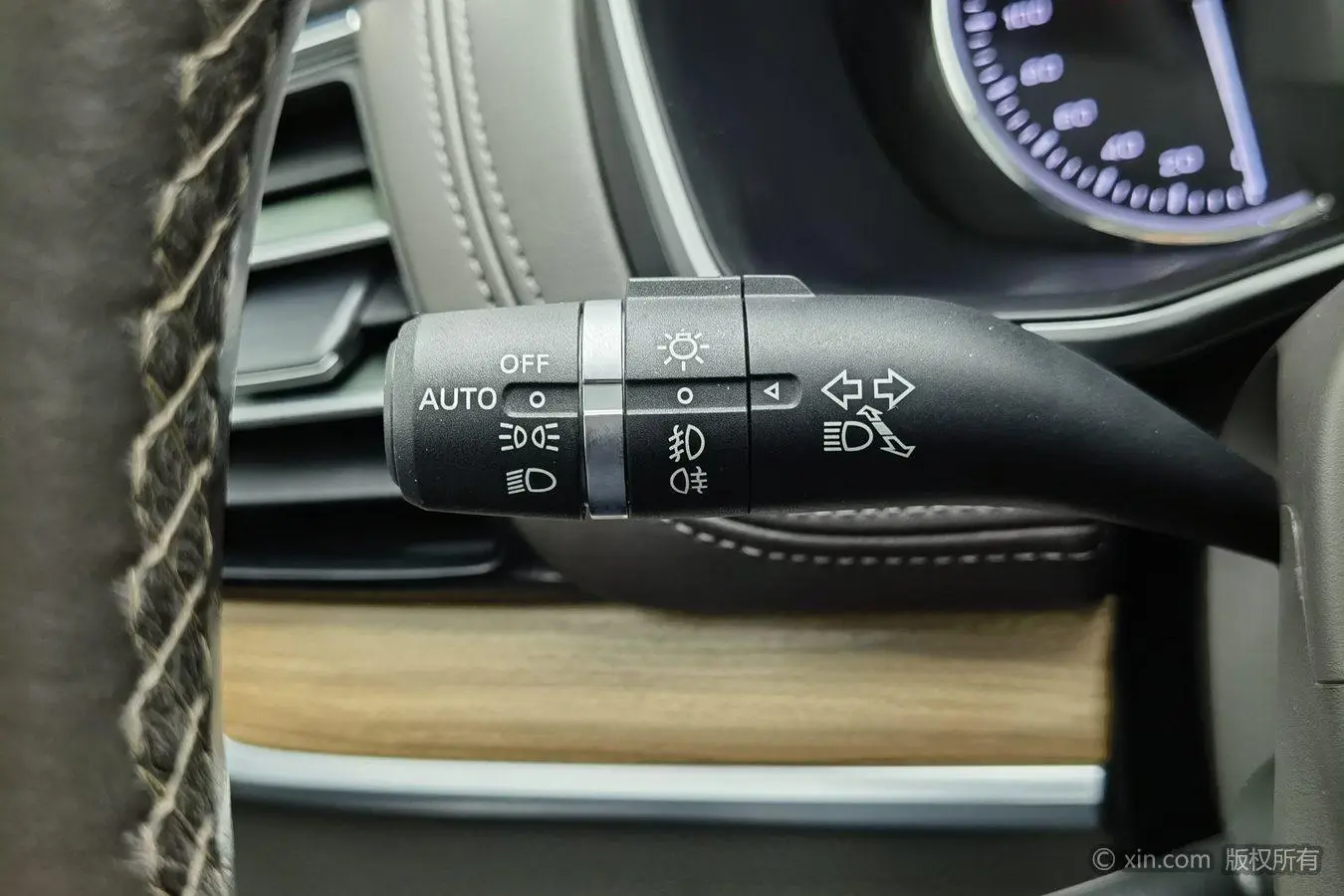 Roewe RX8 2019 30T Smart Connected 2WD Flagship