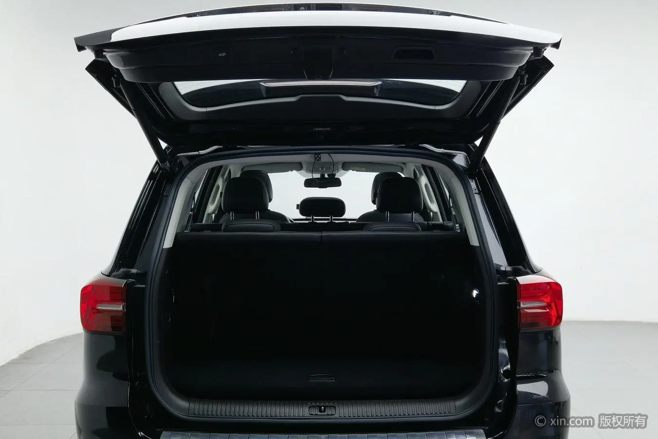 Roewe RX8 2019 30T Smart Connected 2WD Flagship