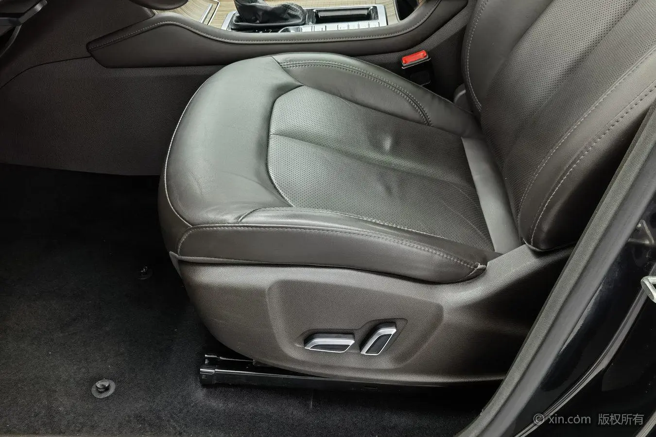 Roewe RX8 2019 30T Smart Connected 2WD Flagship