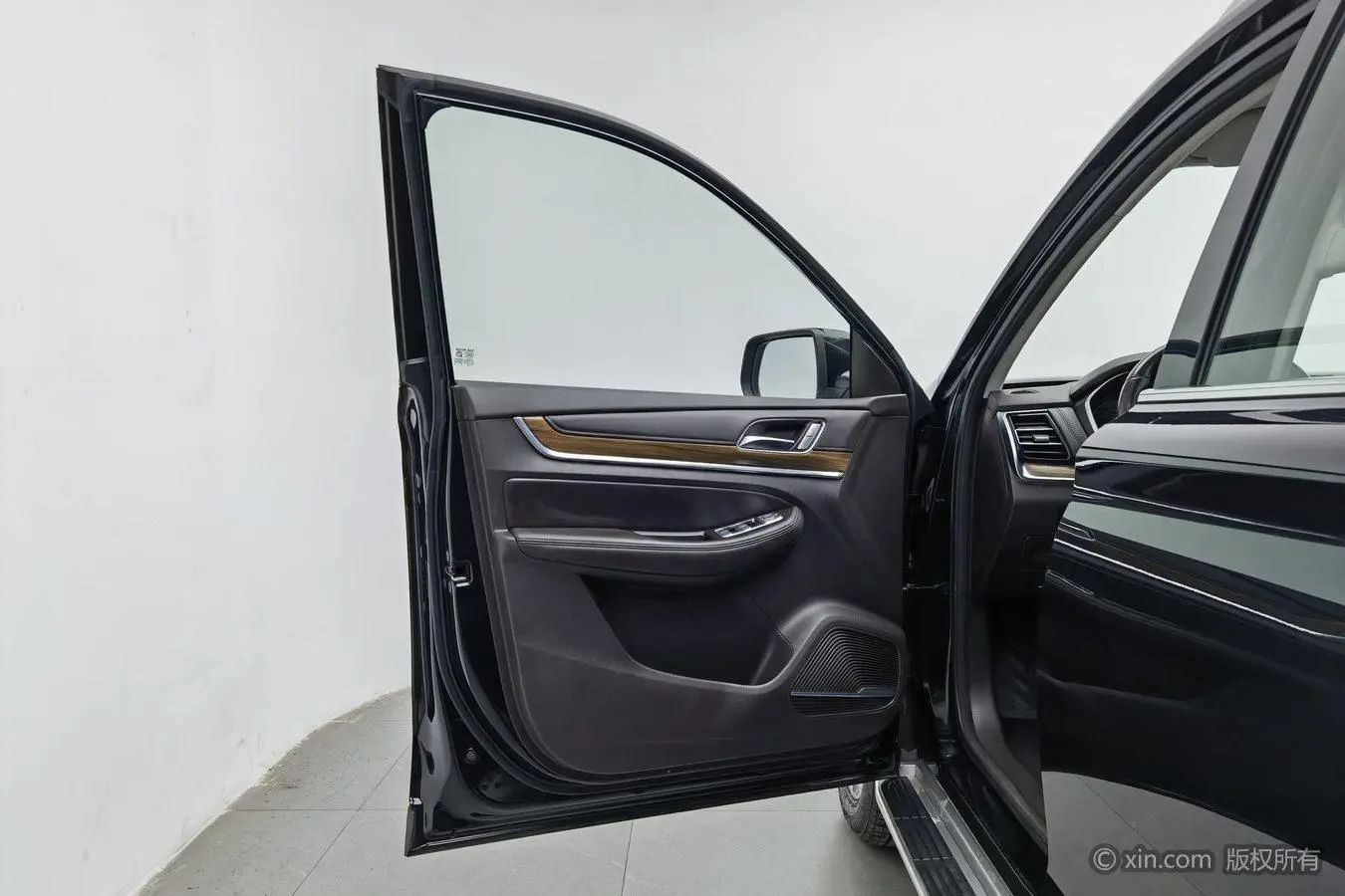 Roewe RX8 2019 30T Smart Connected 2WD Flagship