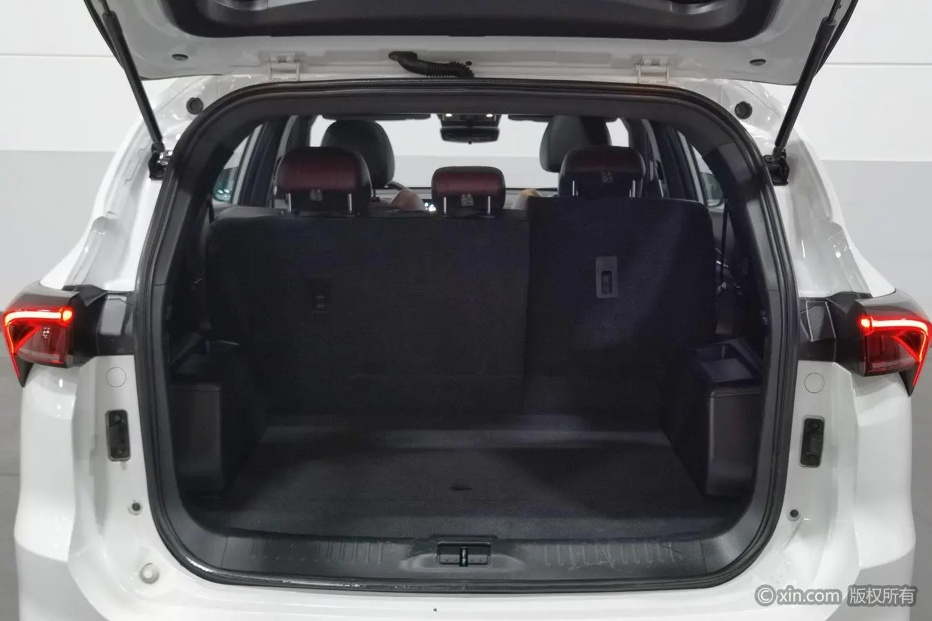 Jetour X70 PLUS 2021 1.6T DCT 5 seat