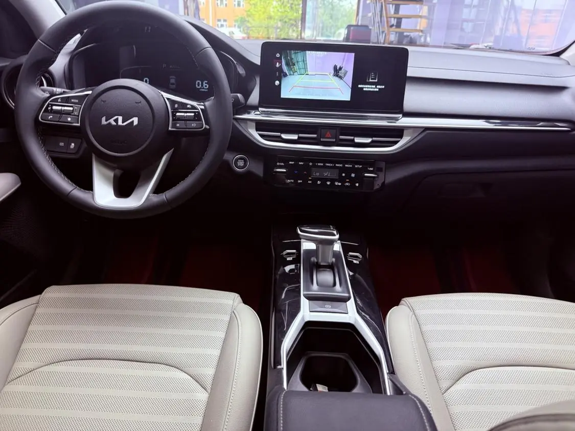 Kia K3 2023 1.5L IVT Luxury