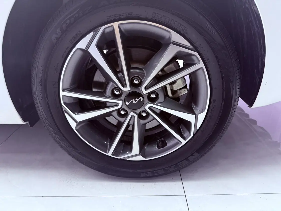 Kia K3 2023 1.5L IVT Luxury