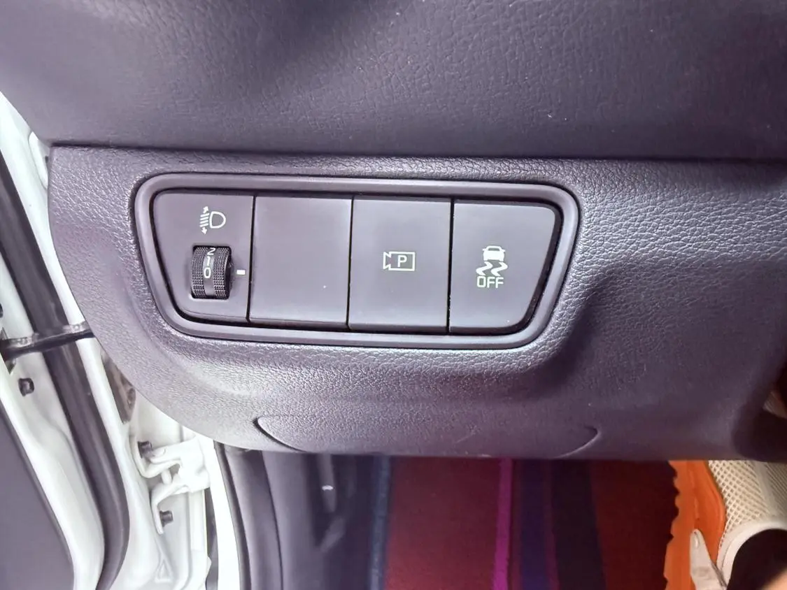Kia K3 2023 1.5L IVT Luxury