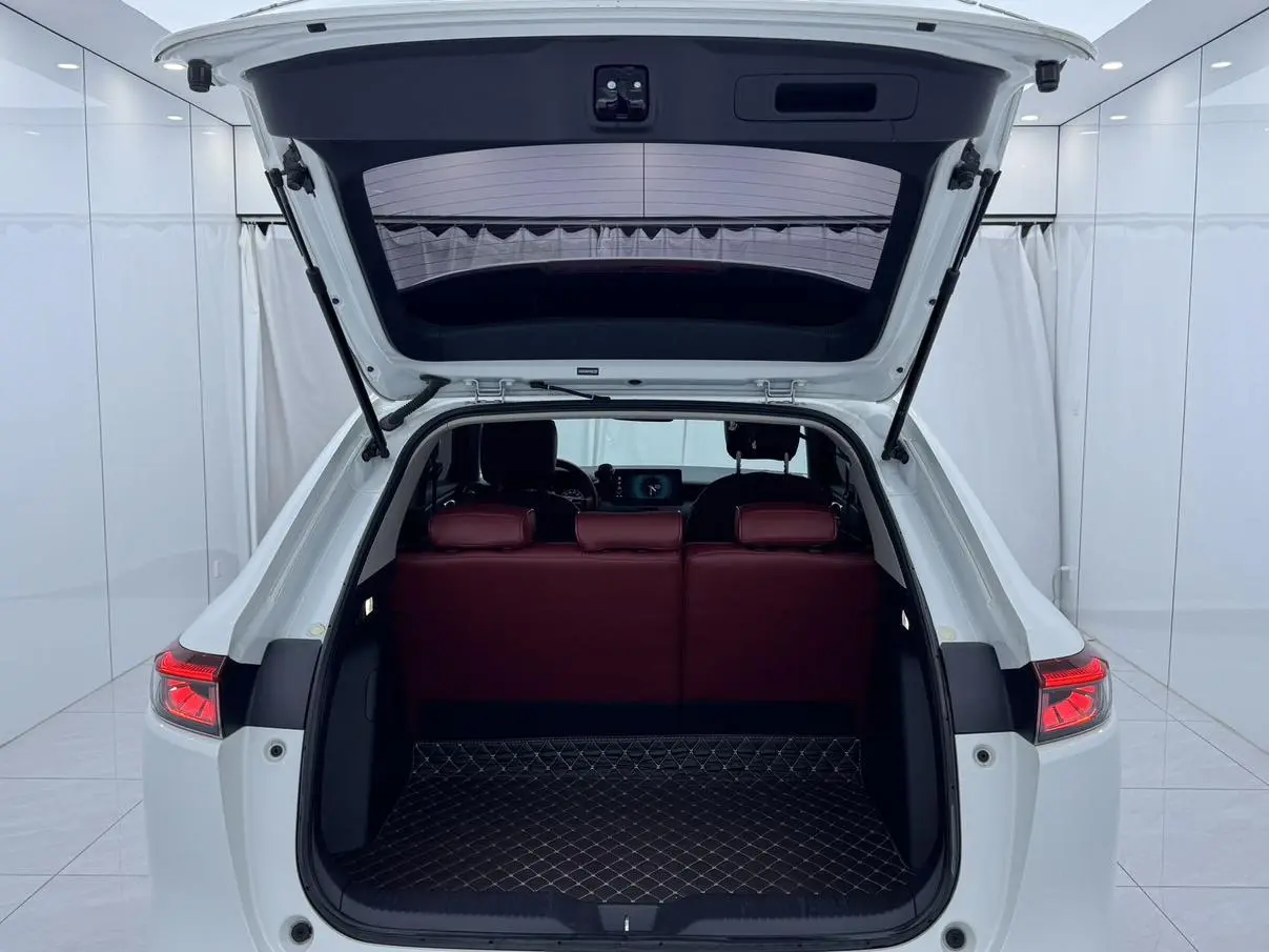 Honda Vezel 2023 1.5L CVT Pioneer