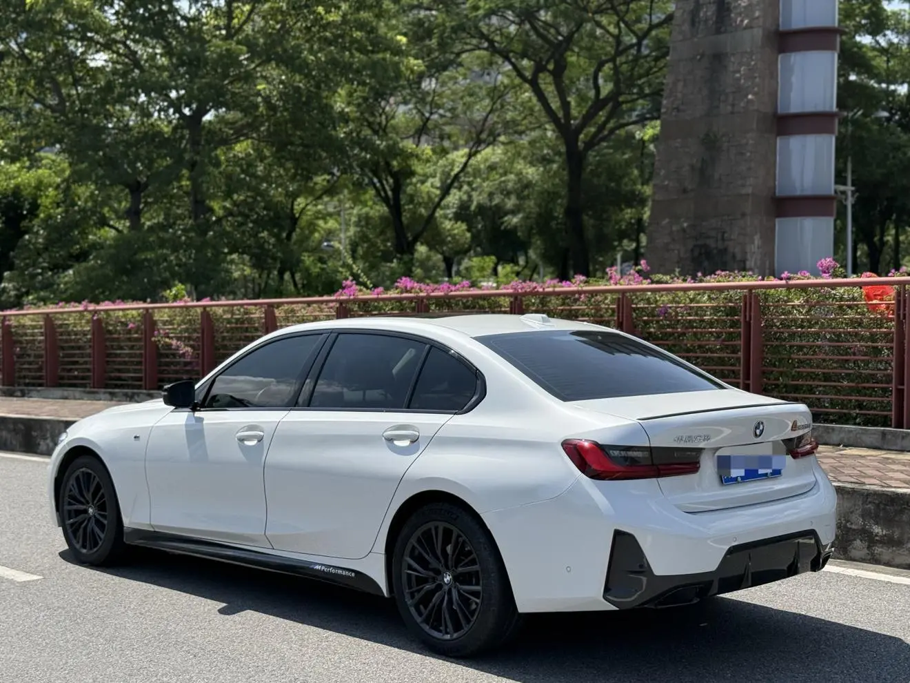 BMW 3 Series 2023 325Li M Sport Shadow Night Package