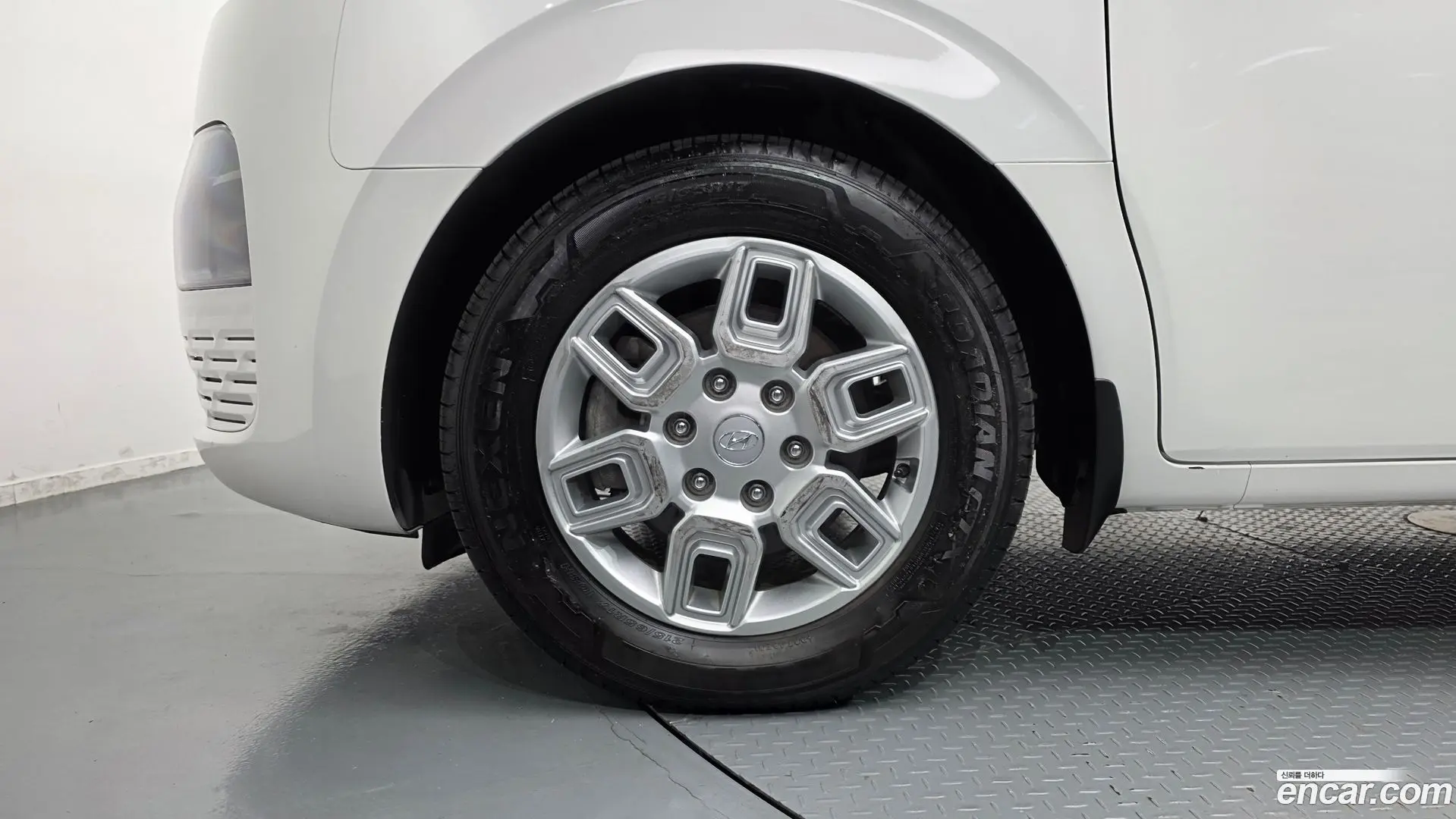 Hyundai Staria Cargo 5-Seater 2022
