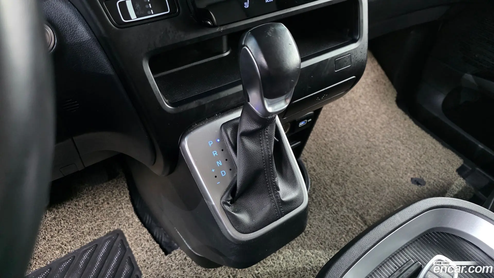 Hyundai Staria Cargo 5-Seater 2022