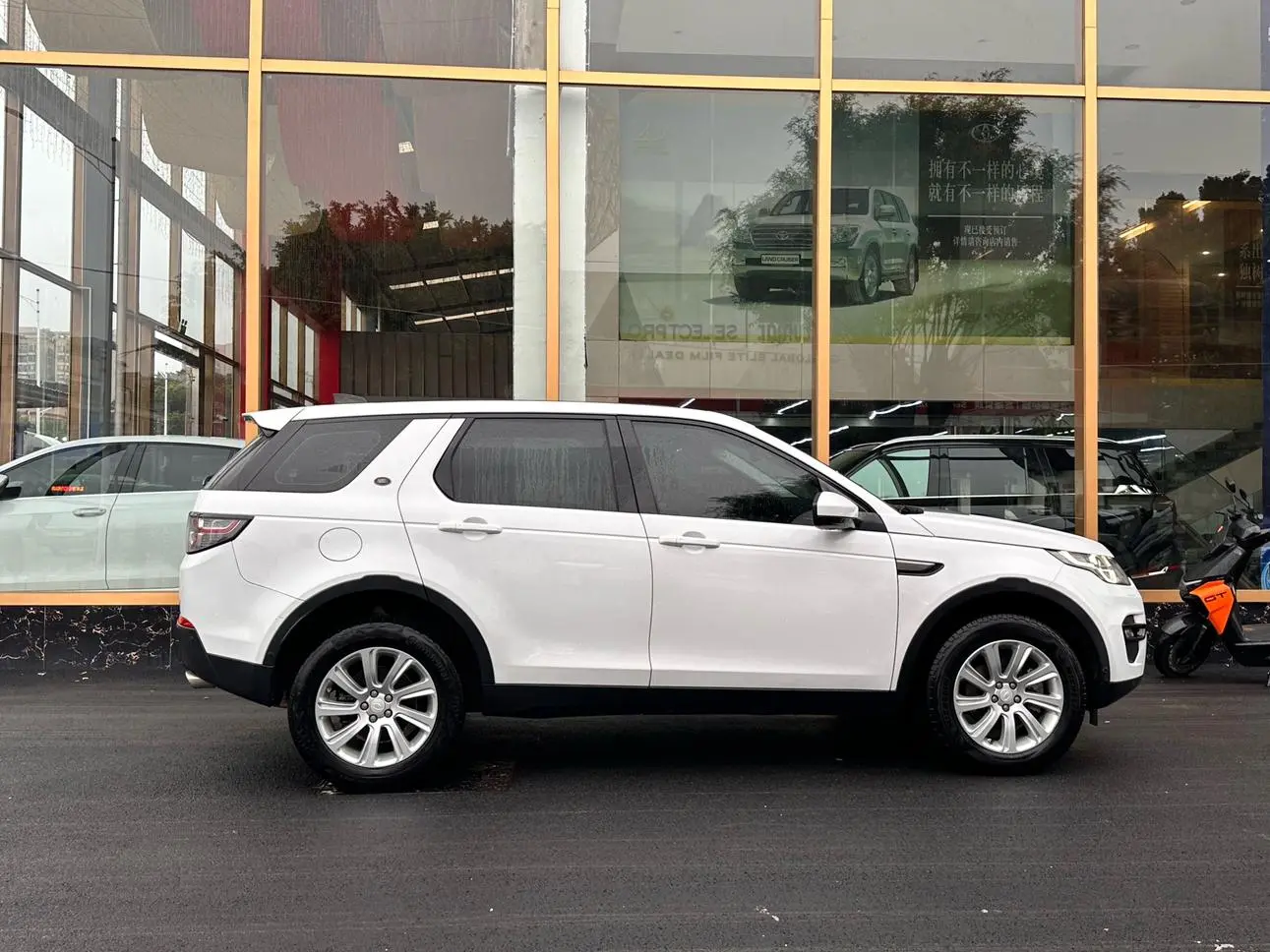 Land Rover Discovery Sport 2019 240PS SE China VI