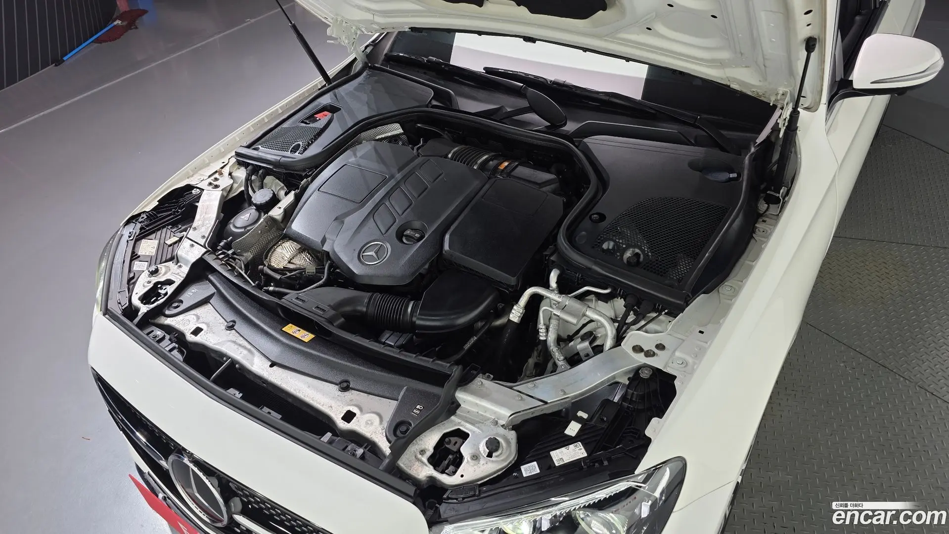 Mercedes-Benz E-Class E220d 4MATIC AMG Line