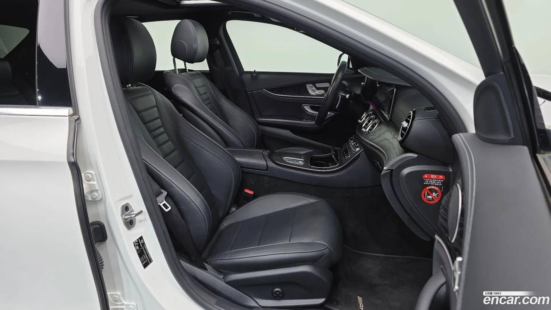 Mercedes-Benz E-Class E220d 4MATIC AMG Line