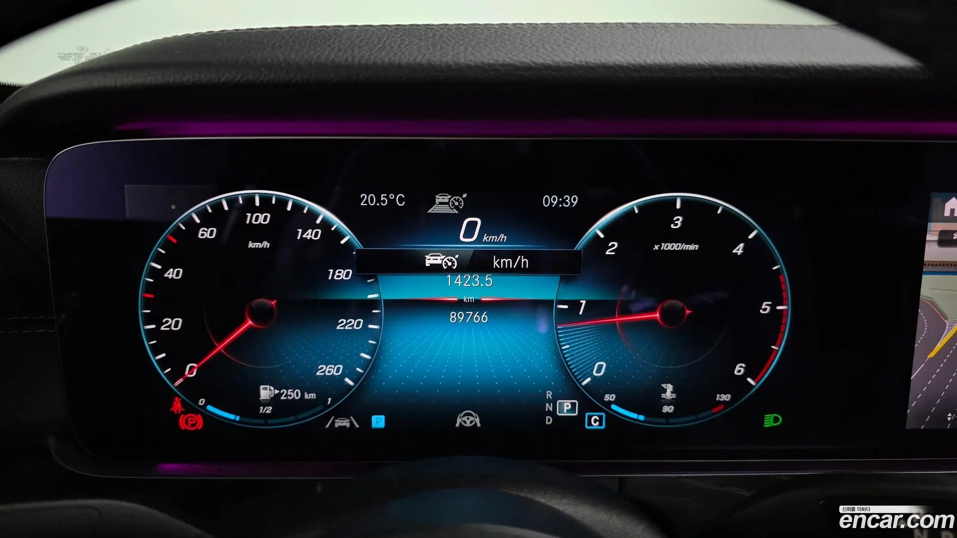 Mercedes-Benz E-Class E220d 4MATIC AMG Line