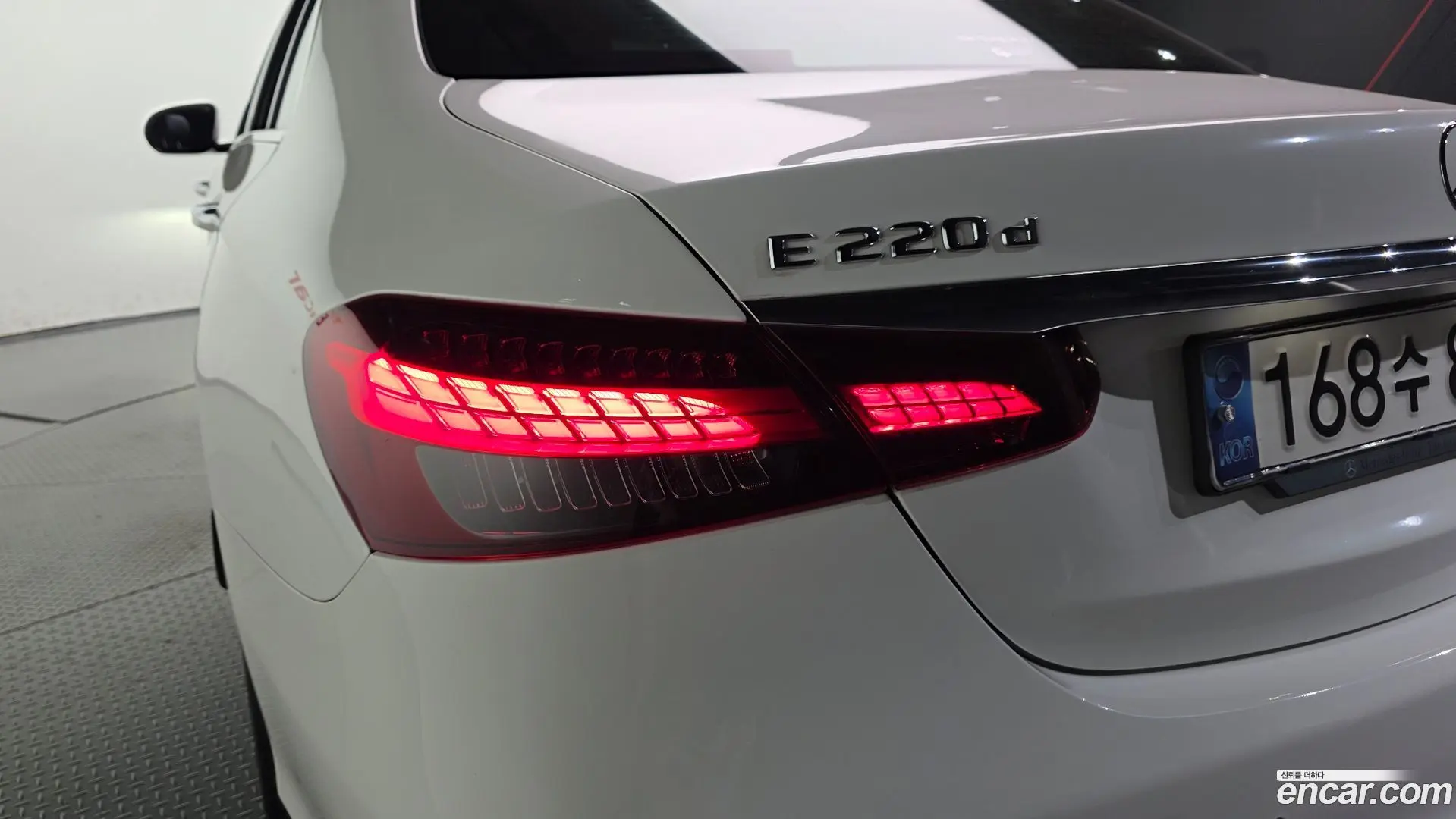 Mercedes-Benz E-Class E220d 4MATIC AMG Line