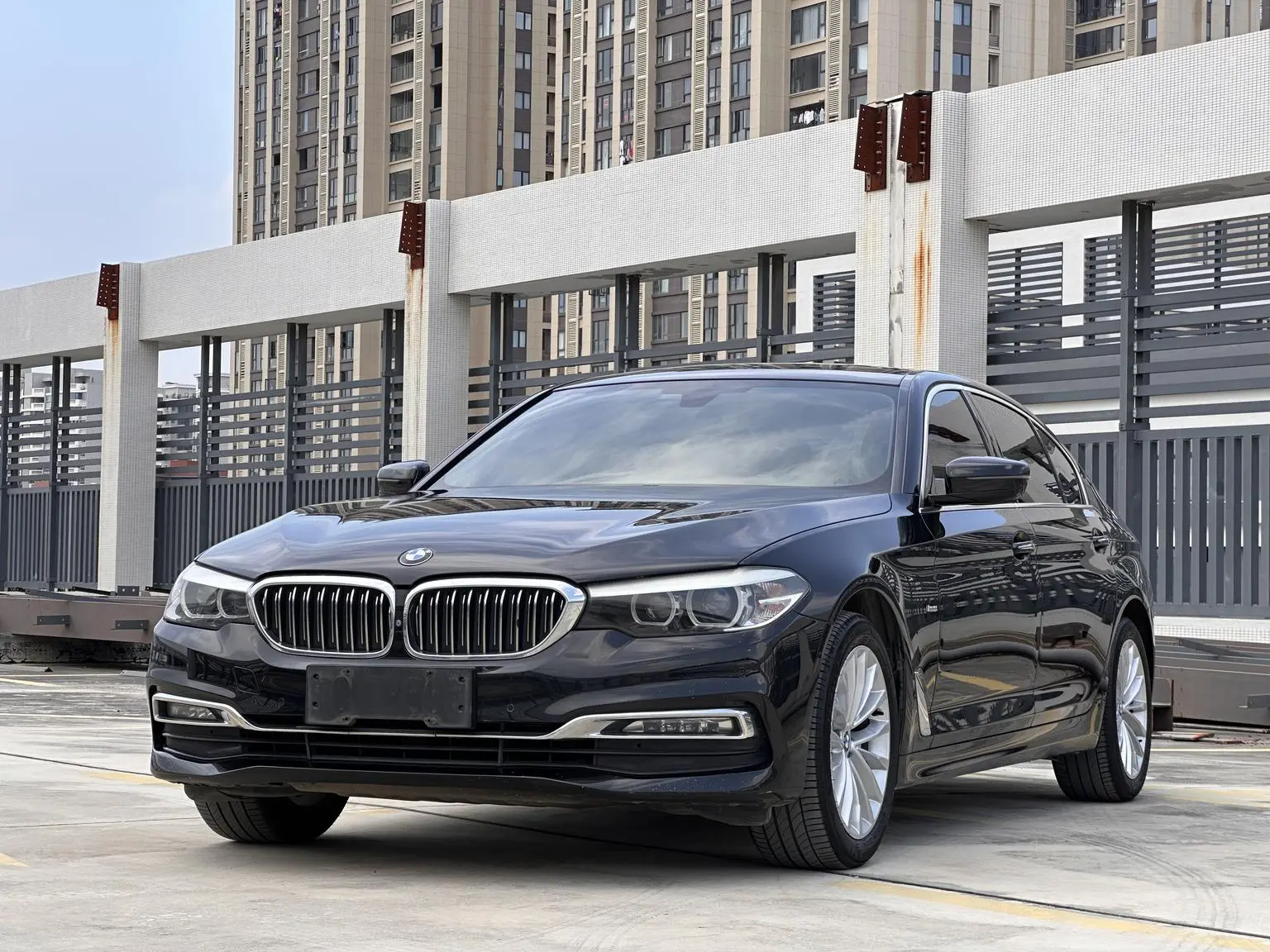 BMW 5 Series 2018 525Li Luxury Package