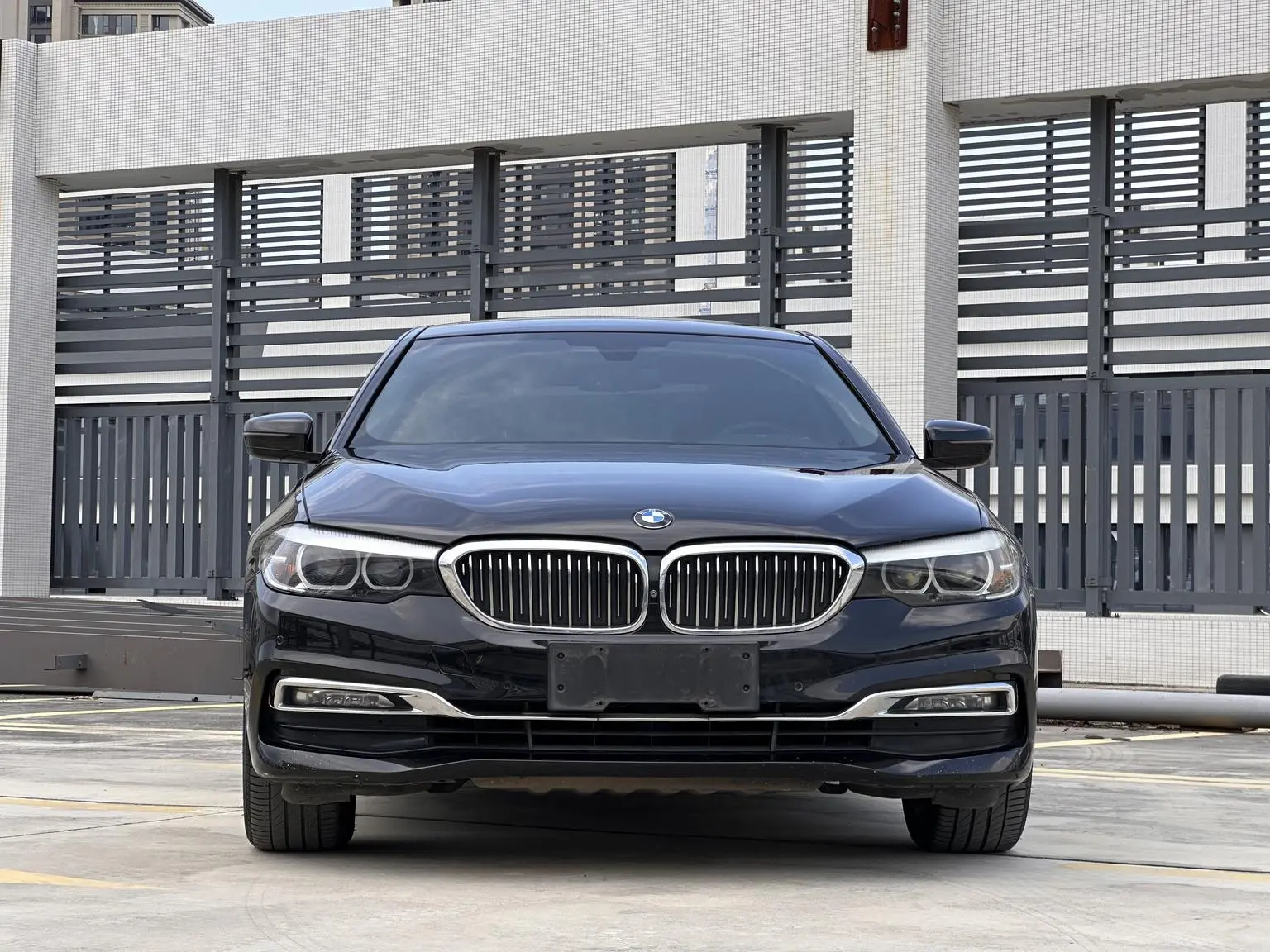BMW 5 Series 2018 525Li Luxury Package