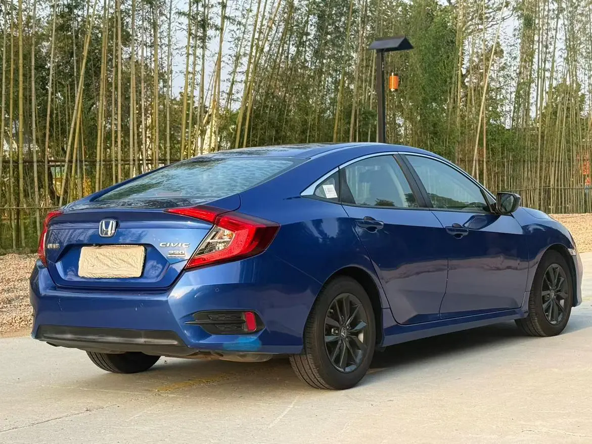 Honda Civic 2019 220TURBO CVT Dynamic Dynamic China VI