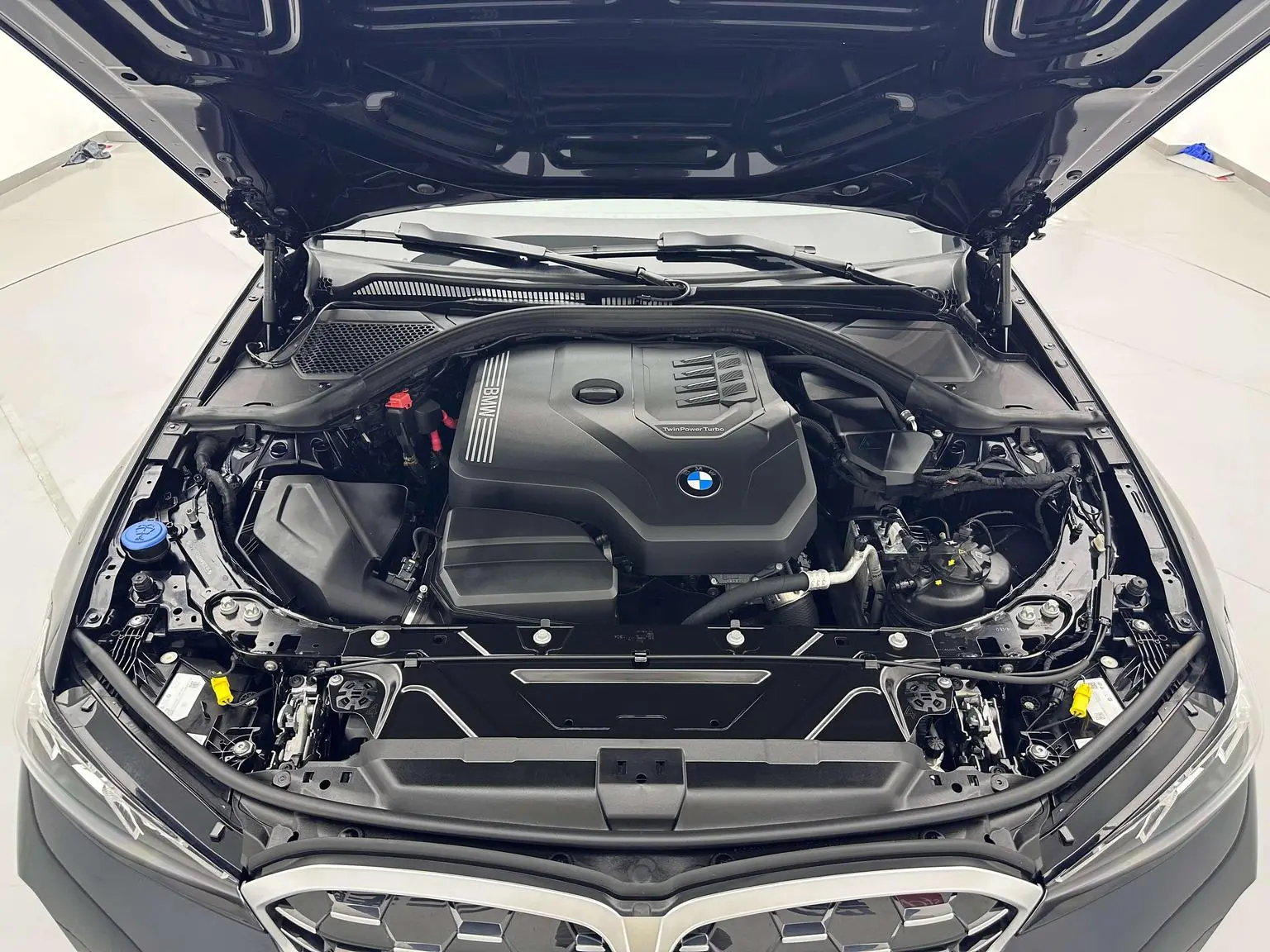 BMW 3 Series 2023 325i M Sport Package