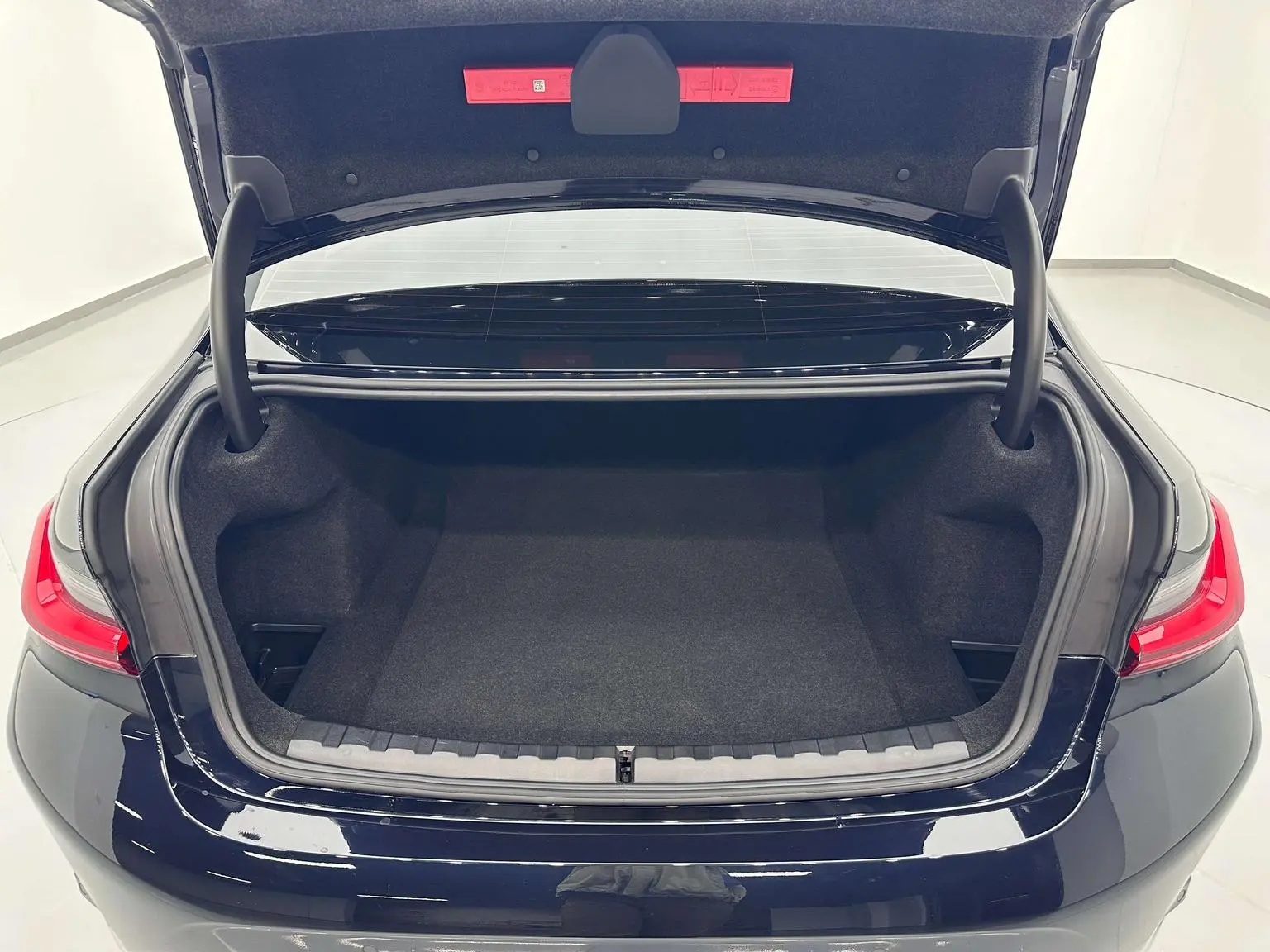 BMW 3 Series 2023 325i M Sport Package