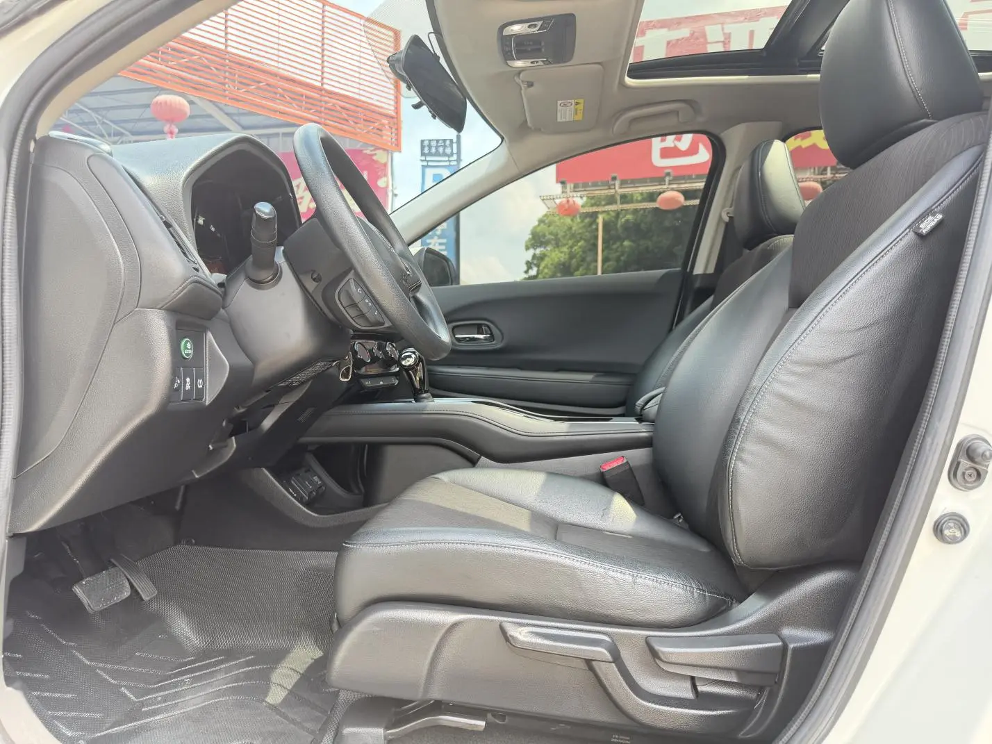 Honda Vezel 2020 1.5L CVT Pioneer