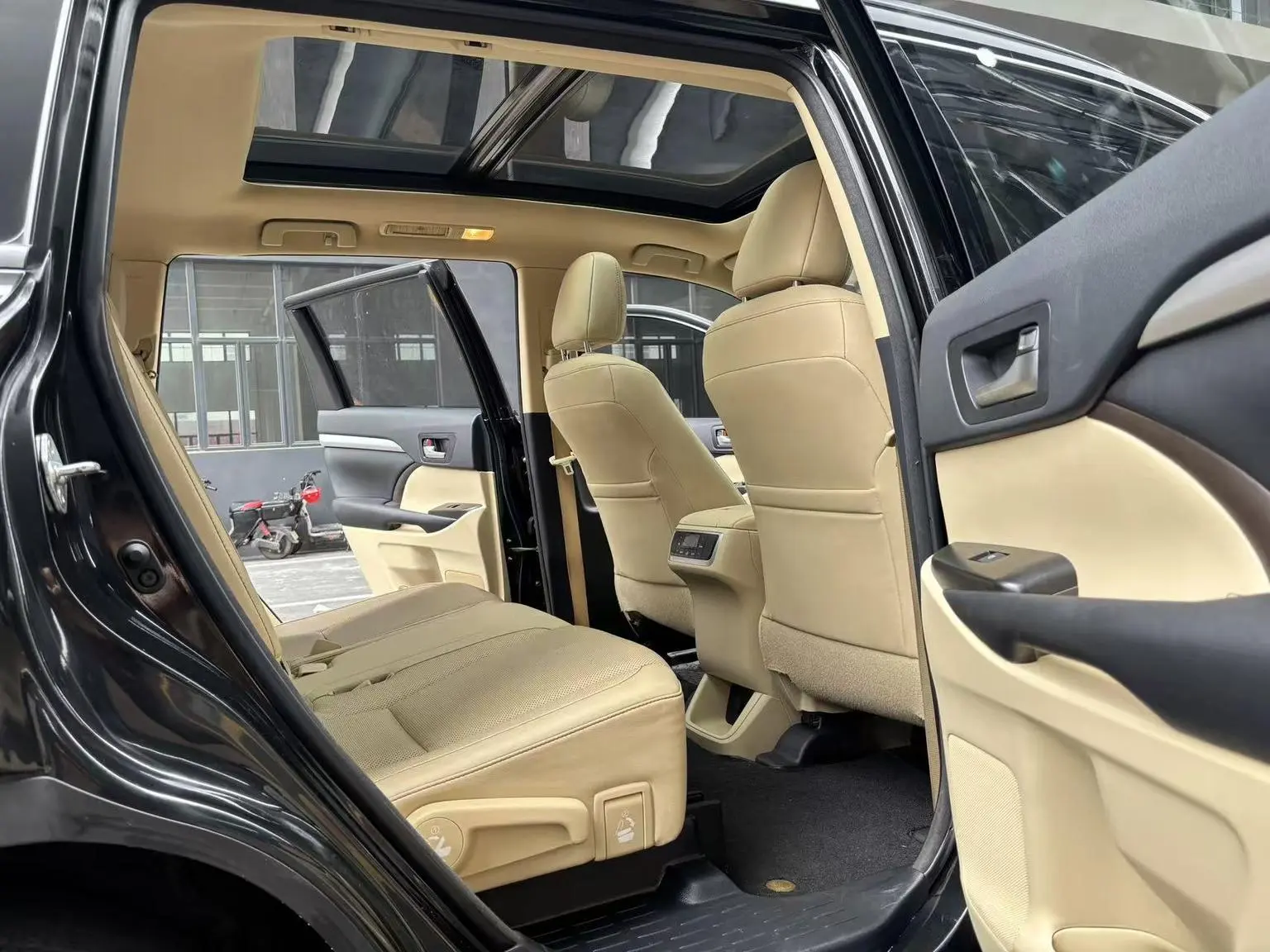 Toyota Highlander 2018 2.0T 4WD Luxury 7 seat China VI