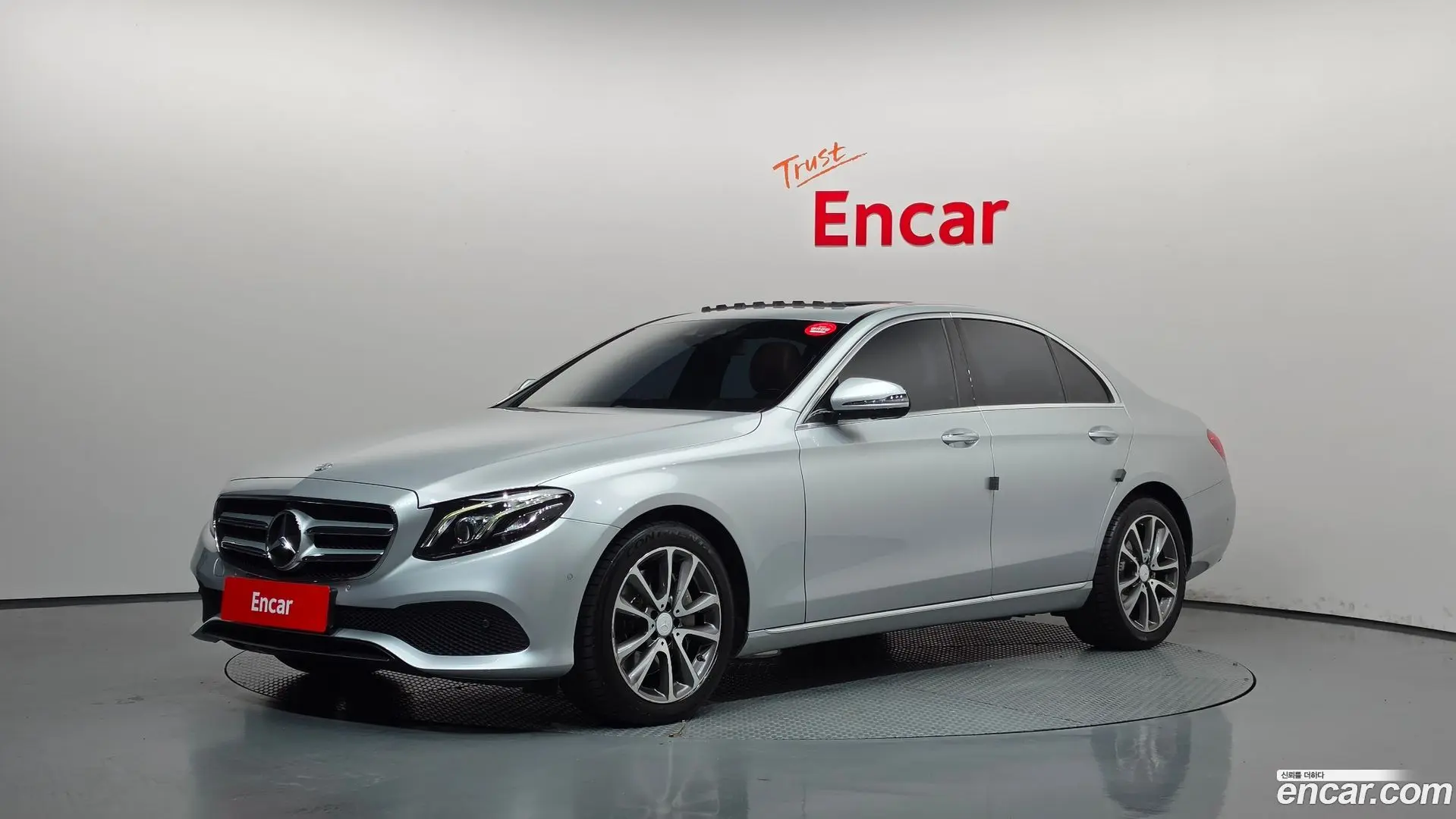 Mercedes-Benz E-Class E300 4MATIC Avnatgarde 2016