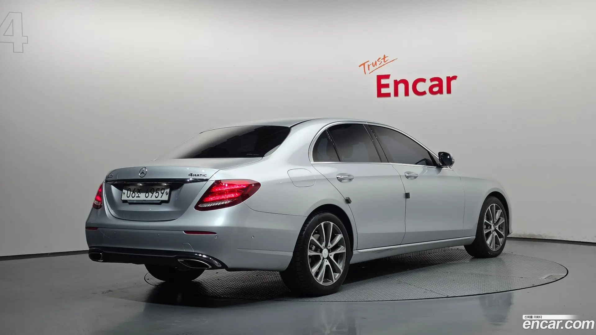 Mercedes-Benz E-Class E300 4MATIC Avnatgarde 2016
