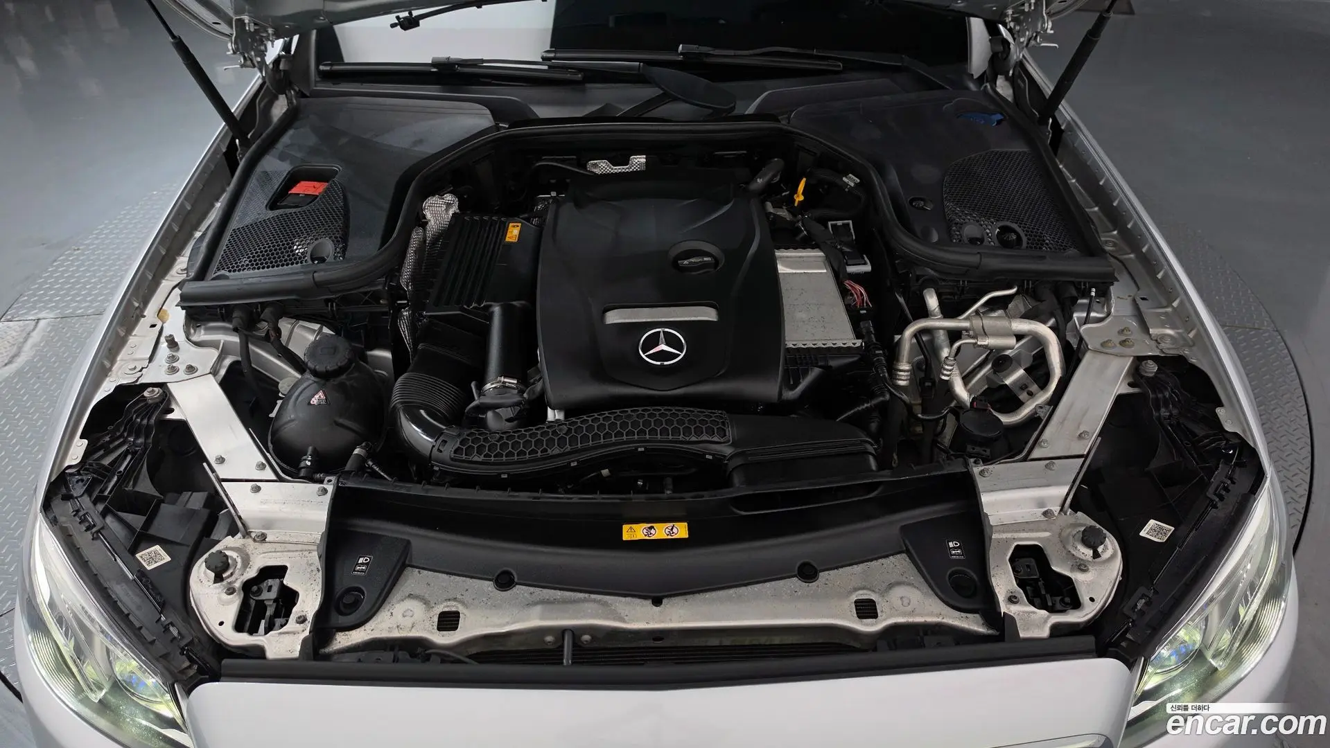 Mercedes-Benz E-Class E300 4MATIC Avnatgarde 2016