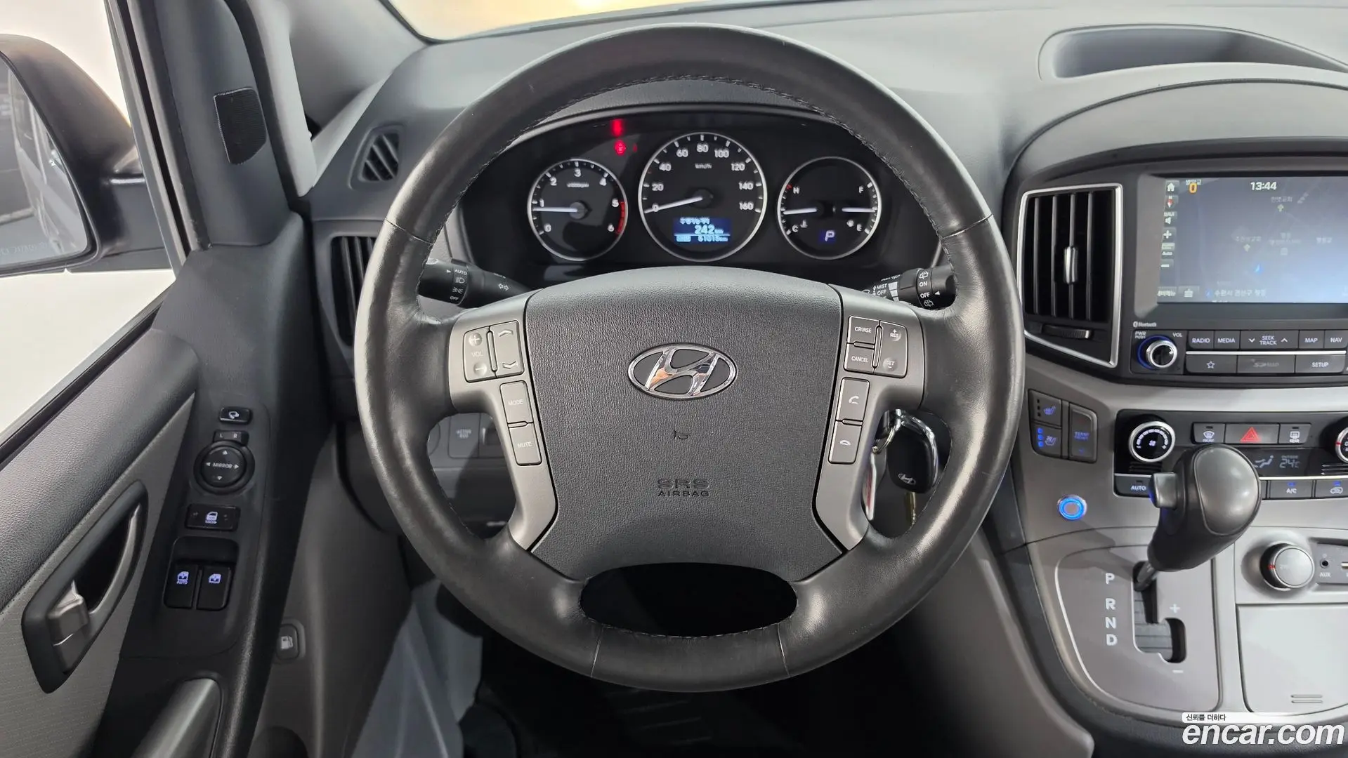 Hyundai Starex 4WD Wagon 12-Seater