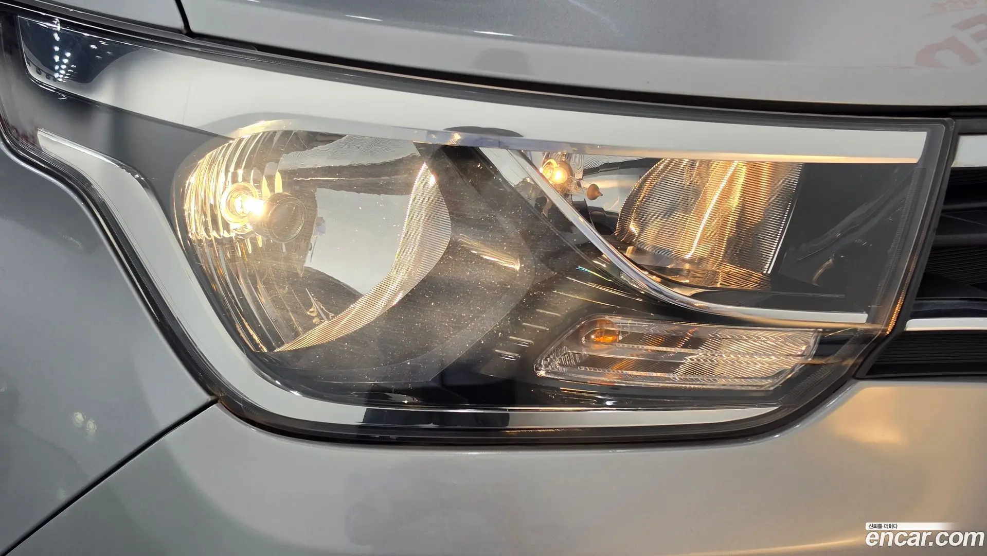 Hyundai Starex 4WD Wagon 12-Seater