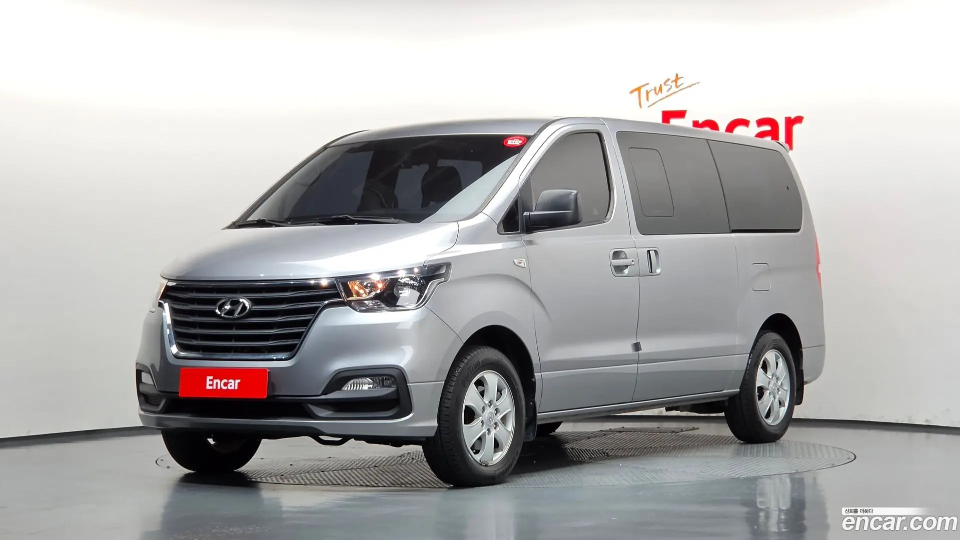 Hyundai Starex 4WD Wagon 12-Seater