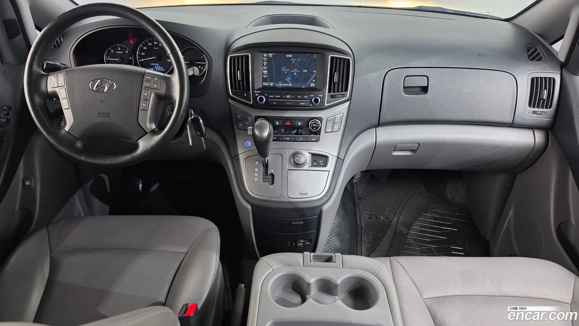 Hyundai Starex 4WD Wagon 12-Seater