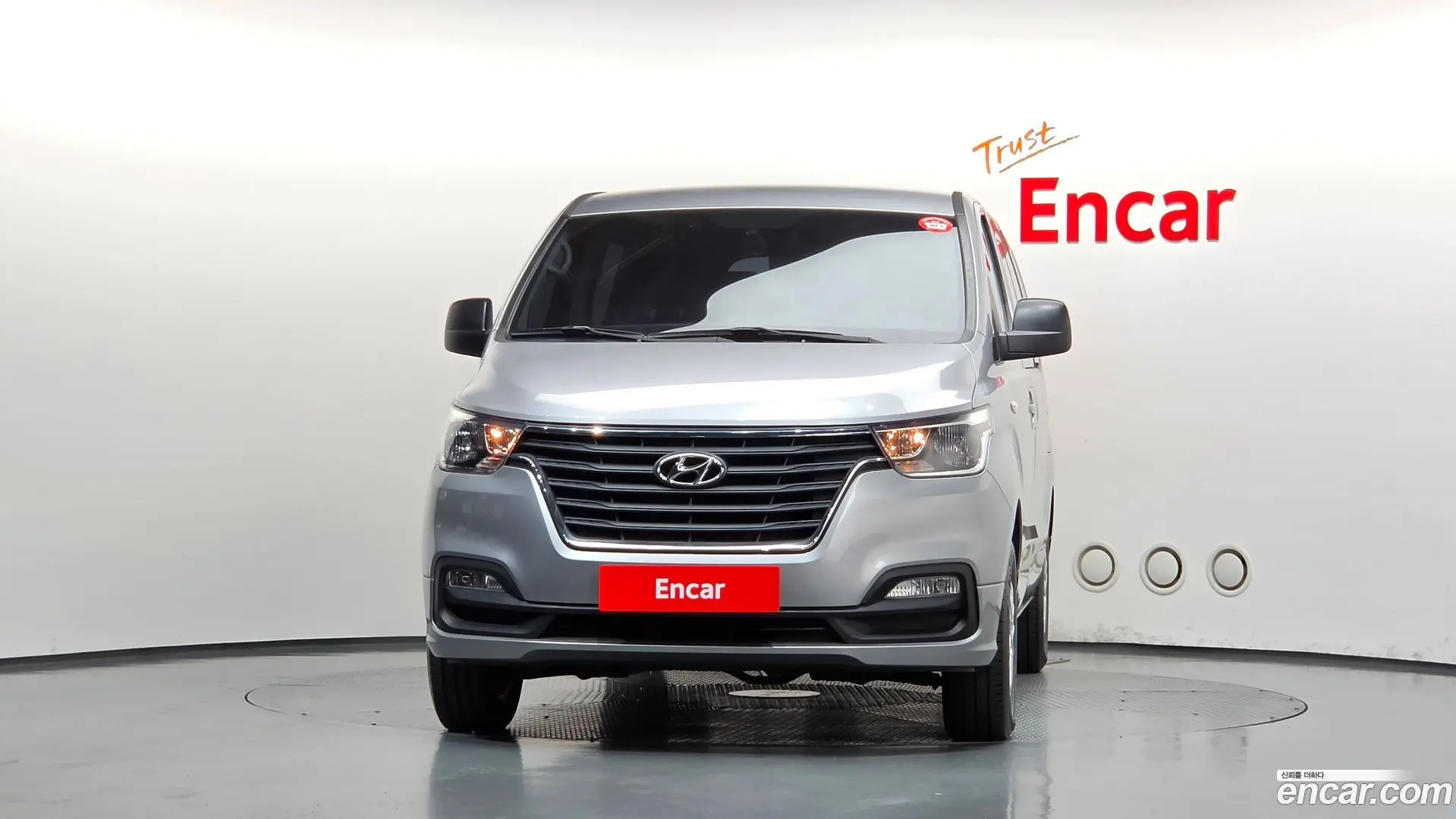 Hyundai Starex 4WD Wagon 12-Seater