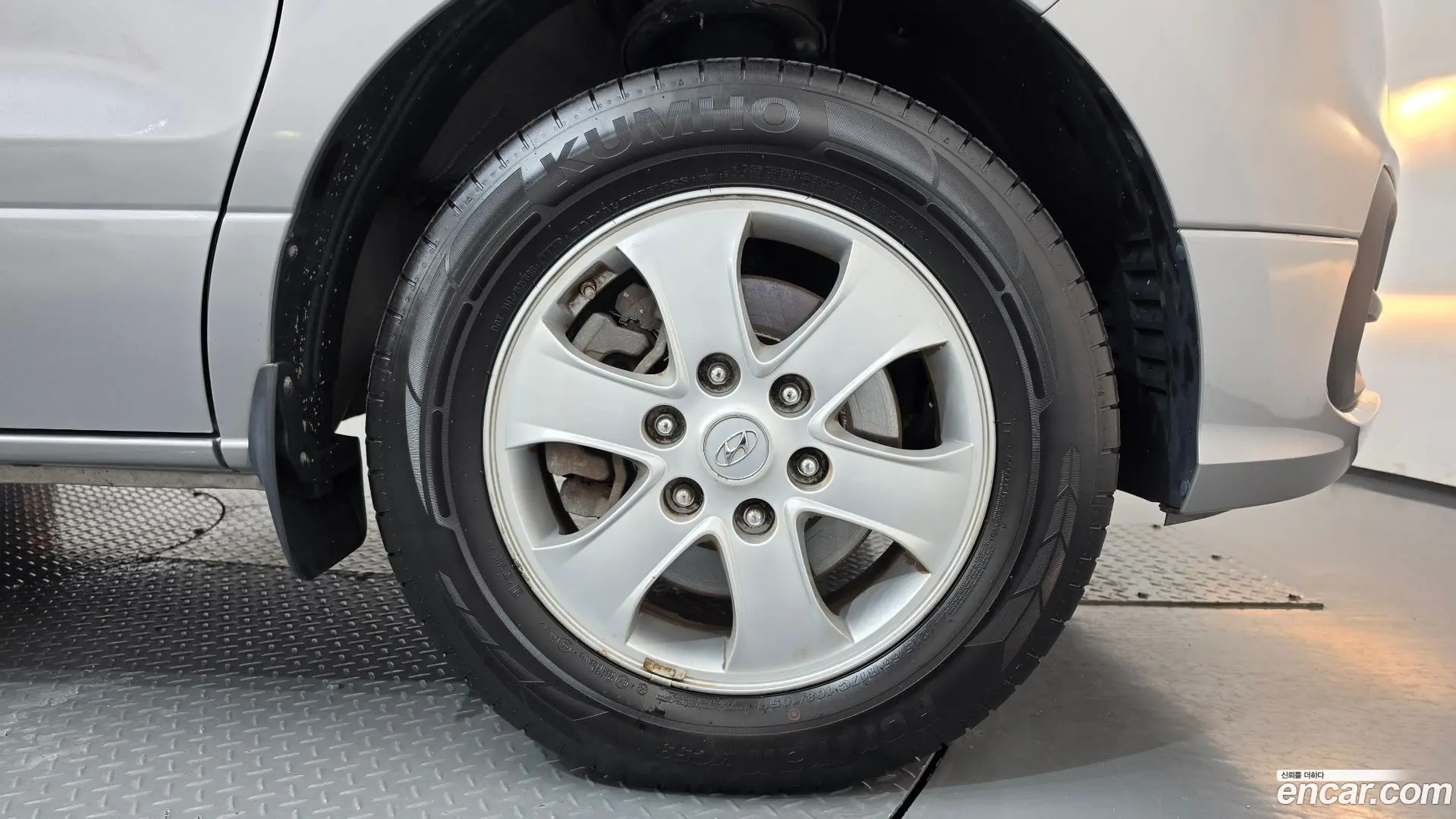 Hyundai Starex 4WD Wagon 12-Seater