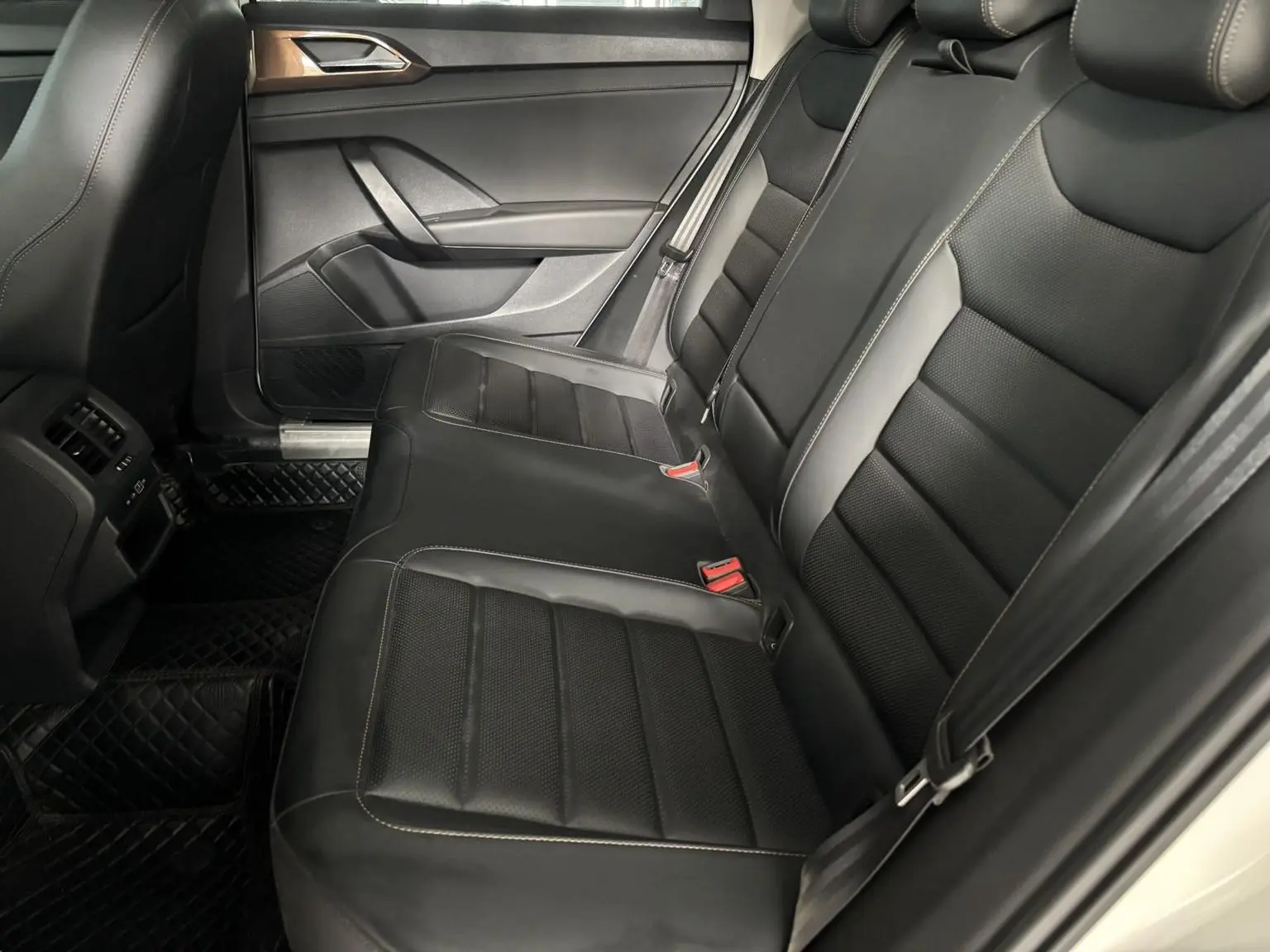 Volkswagen Tharu 2022 280TSI 2WD Luxury