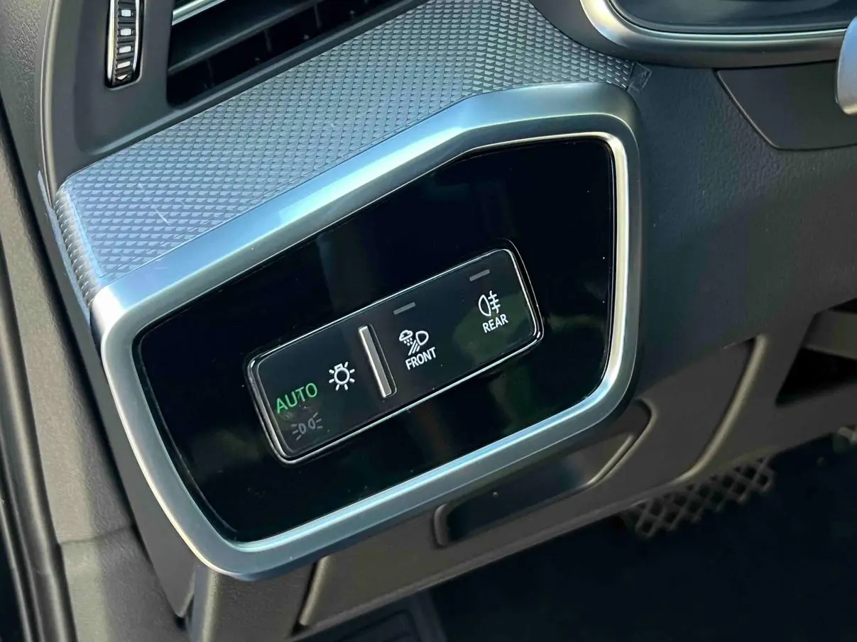 Audi A6L 2024 45 TFSI Select Dynamic