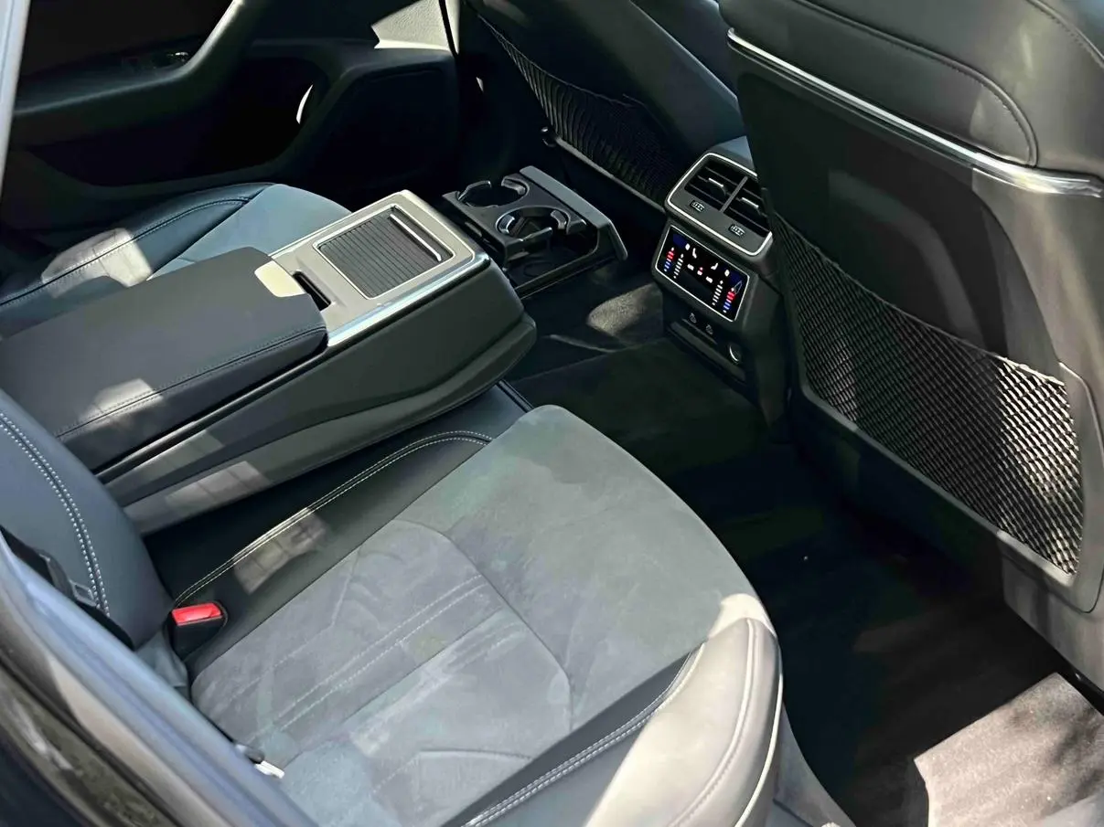Audi A6L 2024 45 TFSI Select Dynamic
