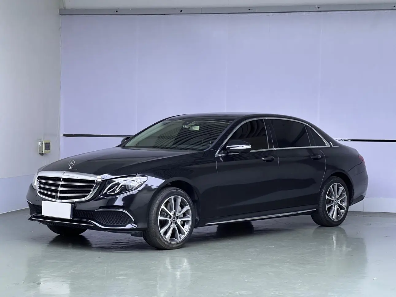 Mercedes-Benz E Class 2019 E 300 L Fashion