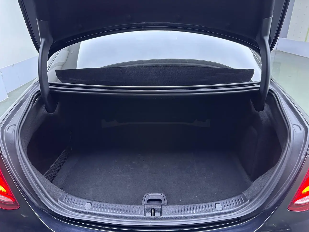 Mercedes-Benz E Class 2019 E 300 L Fashion