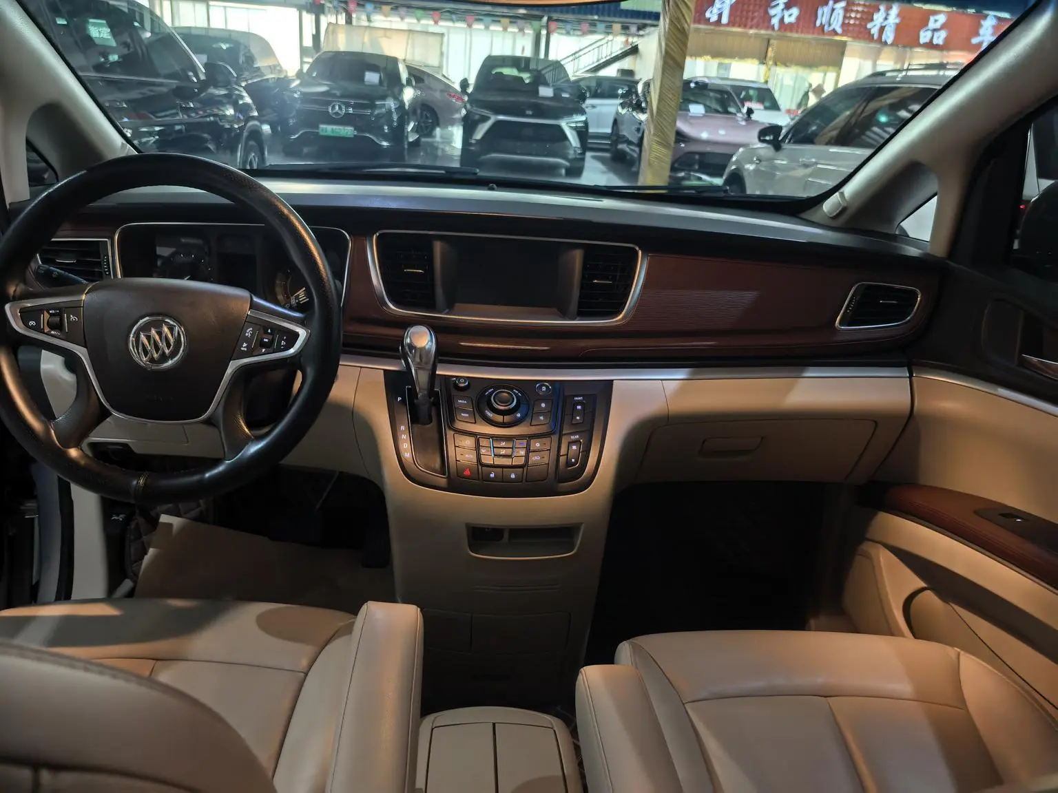 Buick GL8 2018 28T Luxury China VI