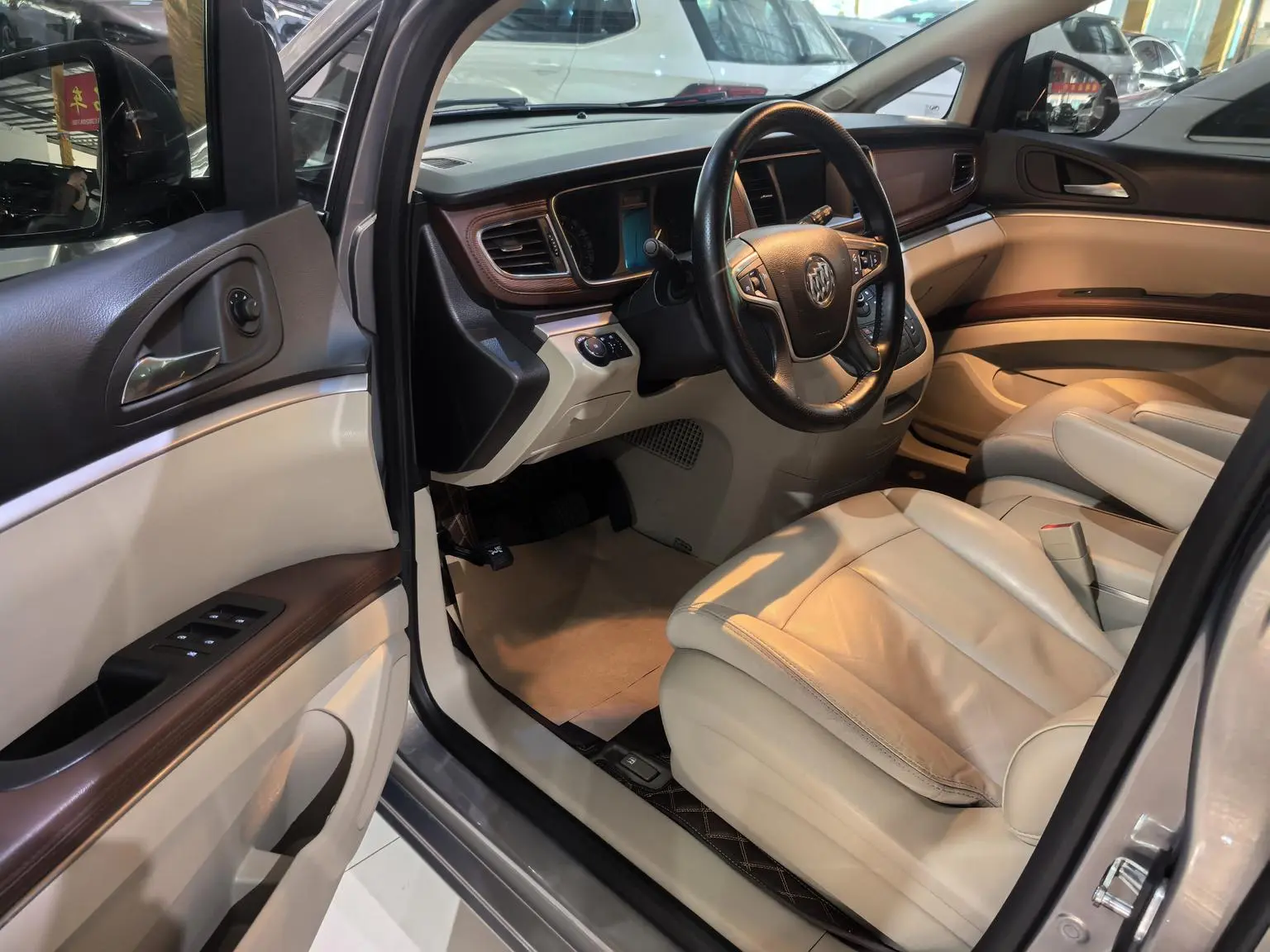 Buick GL8 2018 28T Luxury China VI