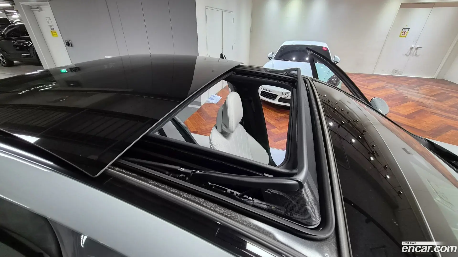 Mercedes-Benz E-Class E450 4MATIC Exclusive