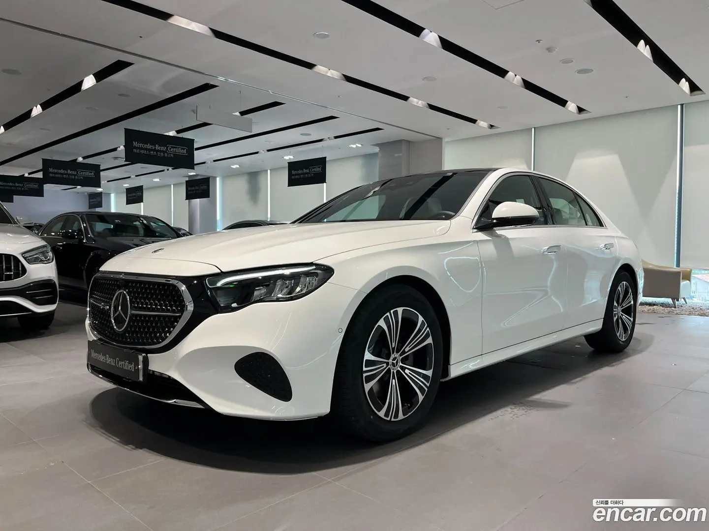 Mercedes-Benz E-Class E200 Avantgarde 2024